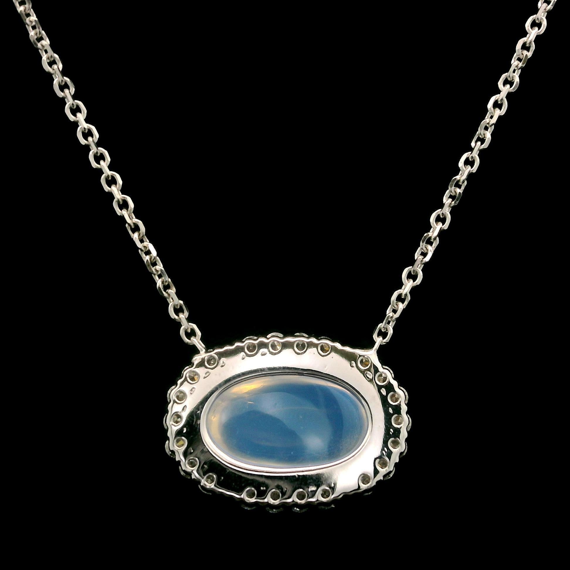 New 18k White Gold 5.14ctw Cabochon Moonstone w/ Diamond Halo Pendant Necklace In New Condition For Sale In Montclair, NJ