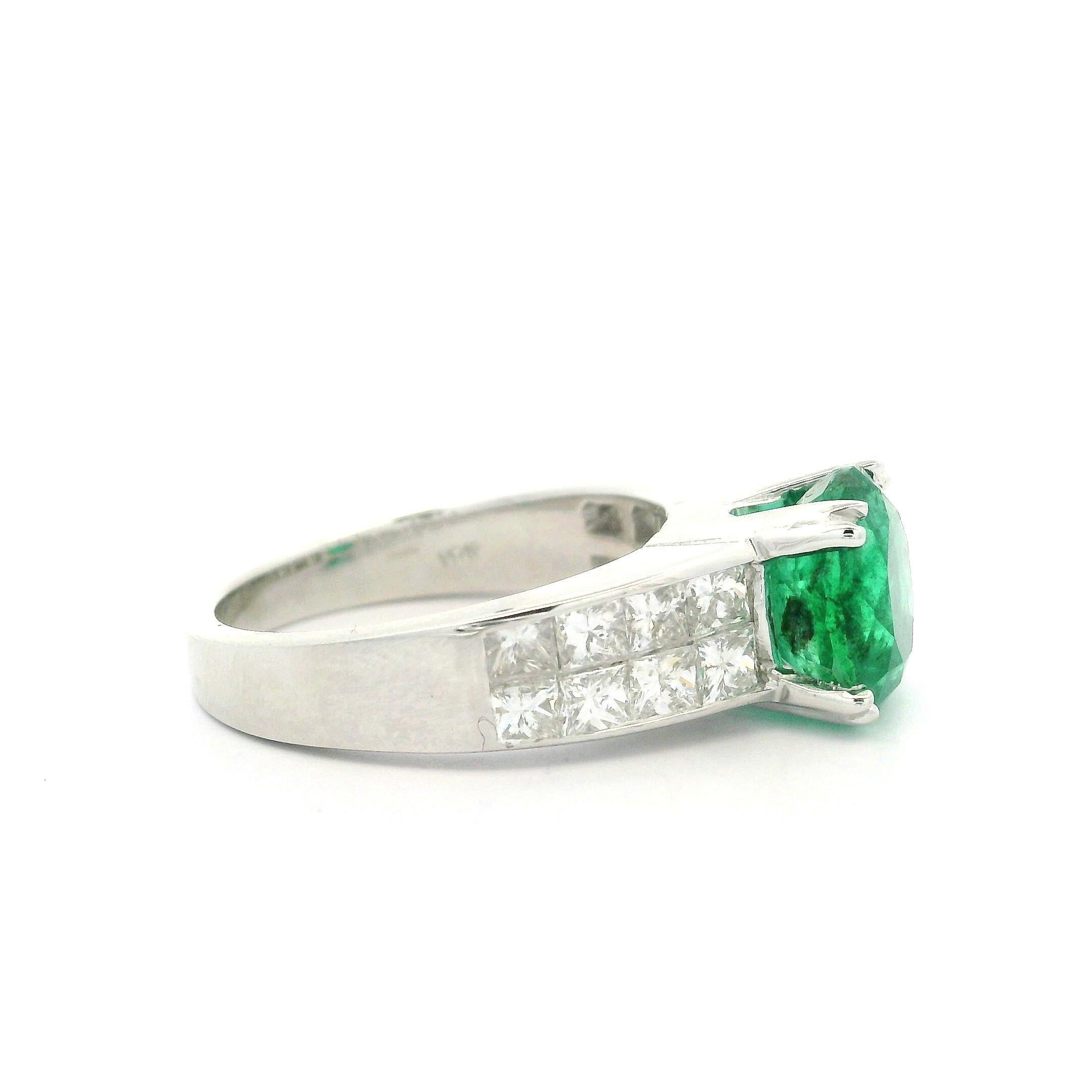 New 18k Weißgold GIA 3,38ctw Runde Smaragd w / unsichtbar Set Diamant Ring im Angebot 3