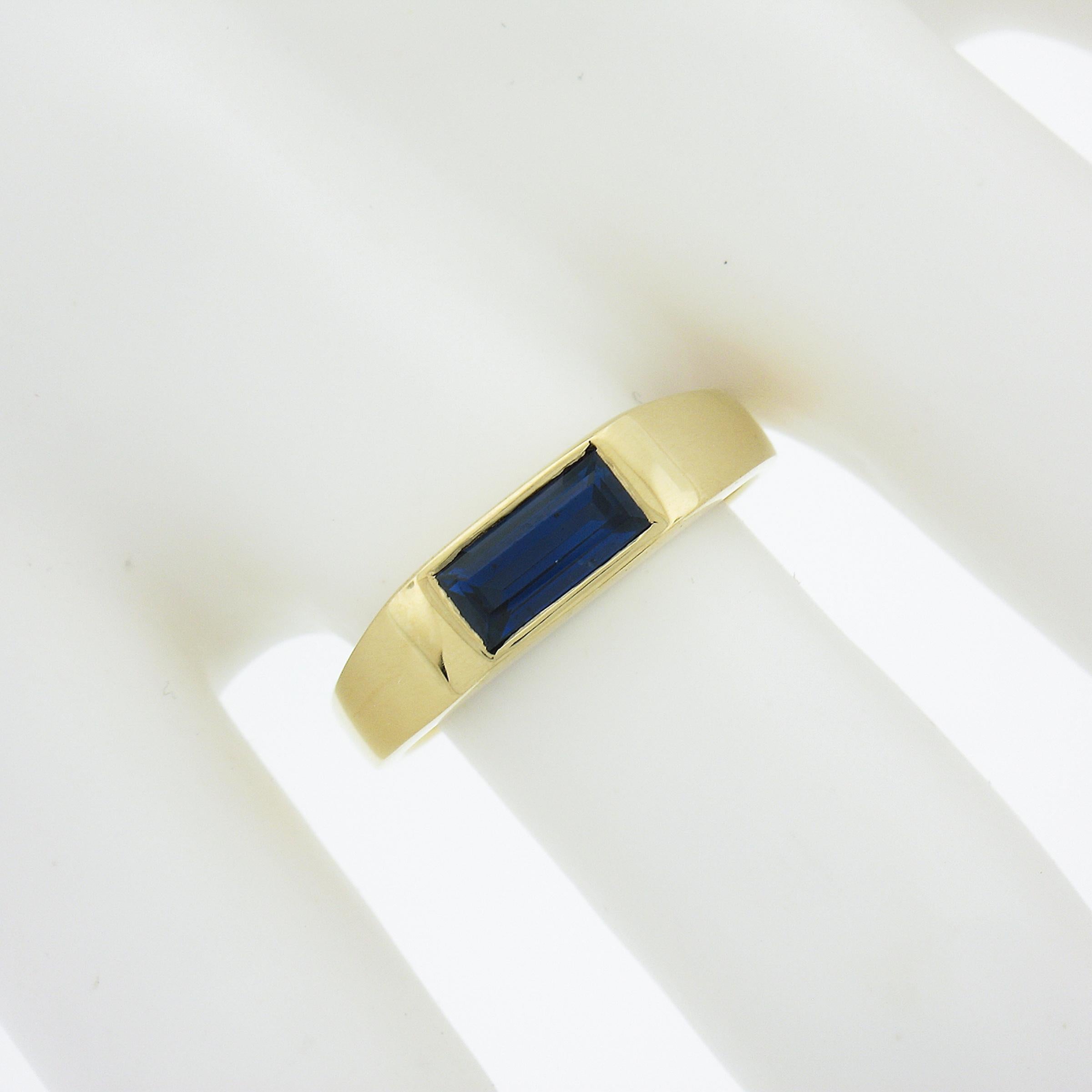 New 18K Yellow Gold 0.88ct GIA Rectangular Sapphire Sideway Bezel Solitaire Ring In New Condition For Sale In Montclair, NJ