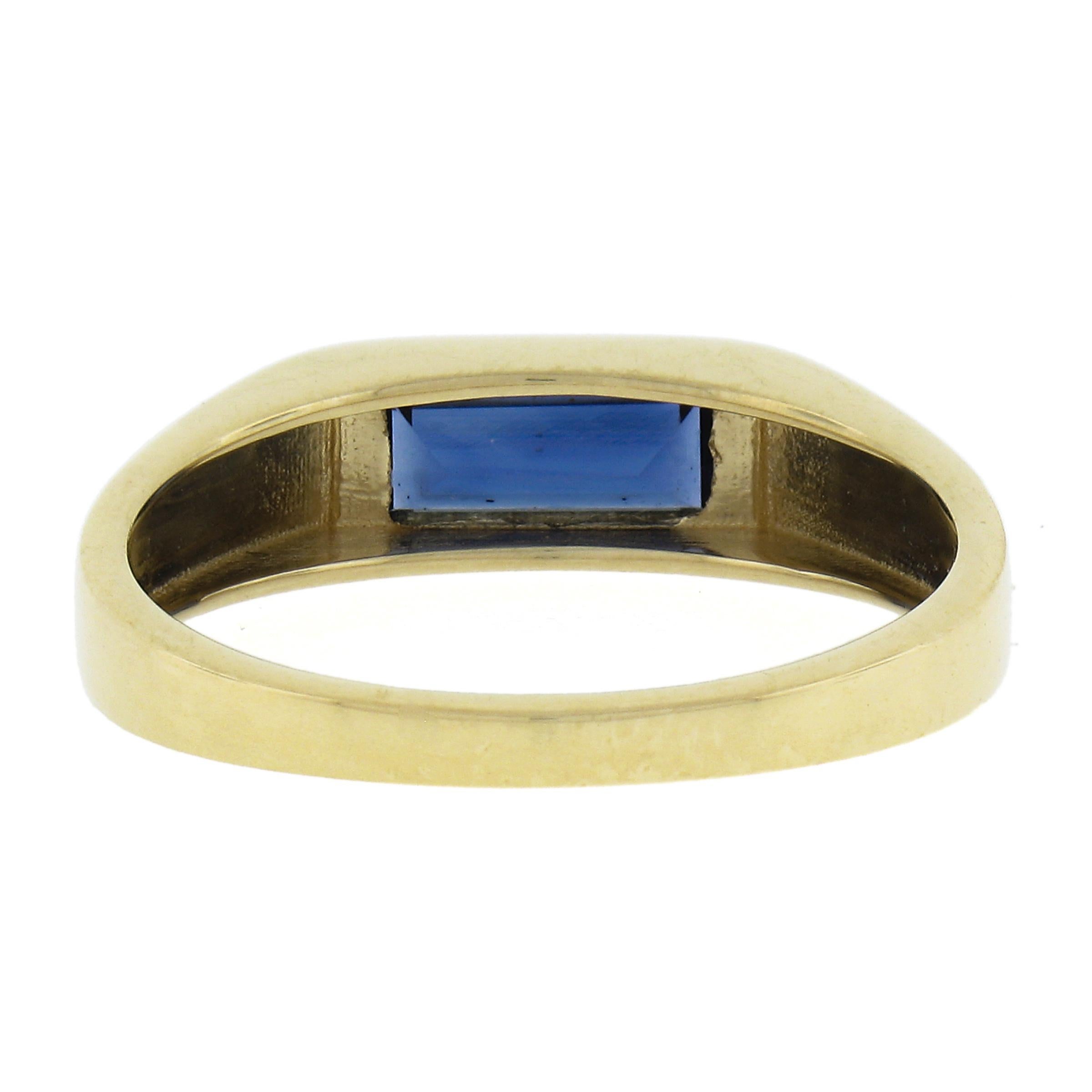 New 18K Yellow Gold 0.88ct GIA Rectangular Sapphire Sideway Bezel Solitaire Ring For Sale 2