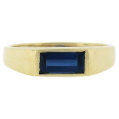 New 18K Yellow Gold 0.88ct GIA Rectangular Sapphire Sideway Bezel Solitaire Ring