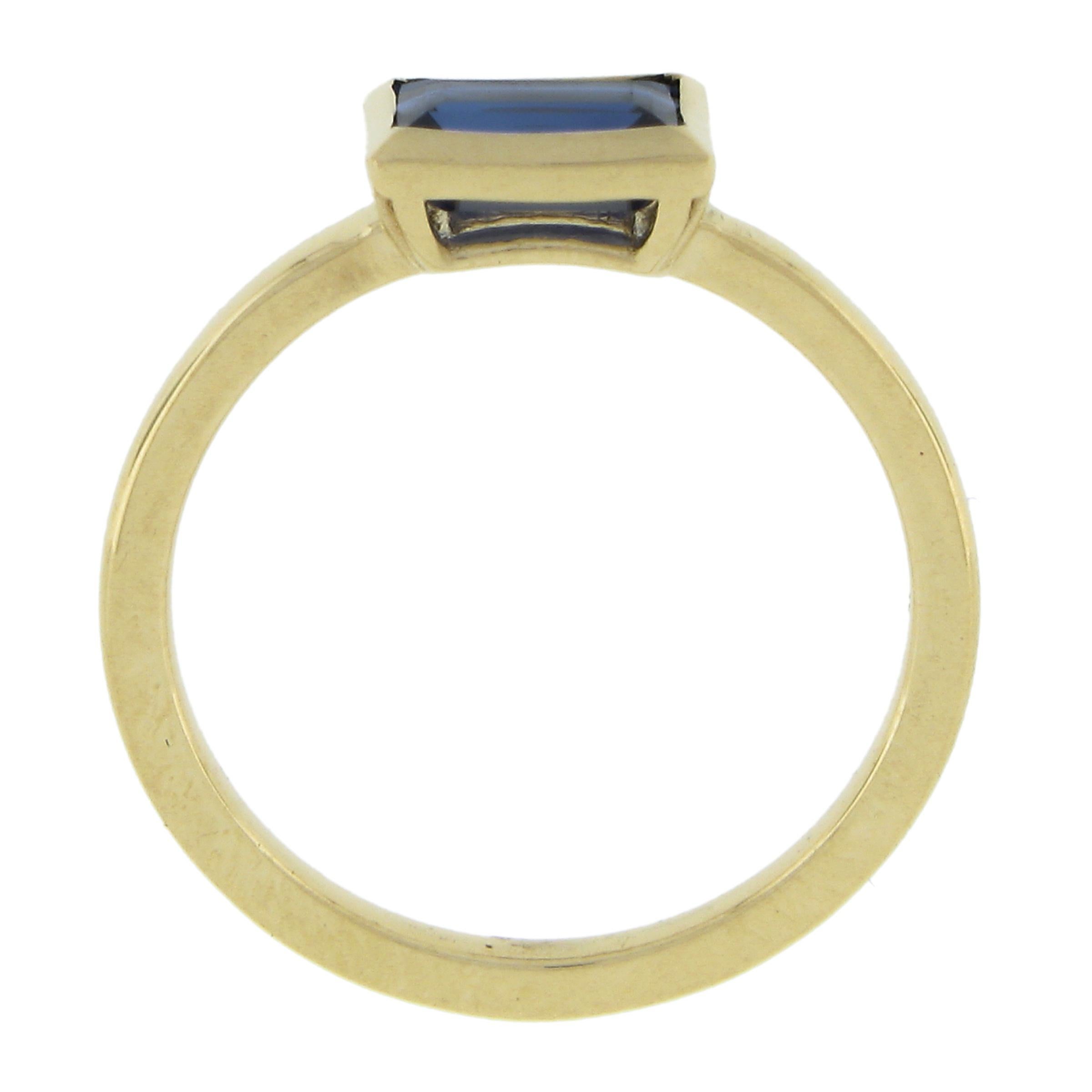New 18k Yellow Gold 1.05ct GIA No Heat Sapphire Sideway Bezel Solitaire Ring For Sale 2