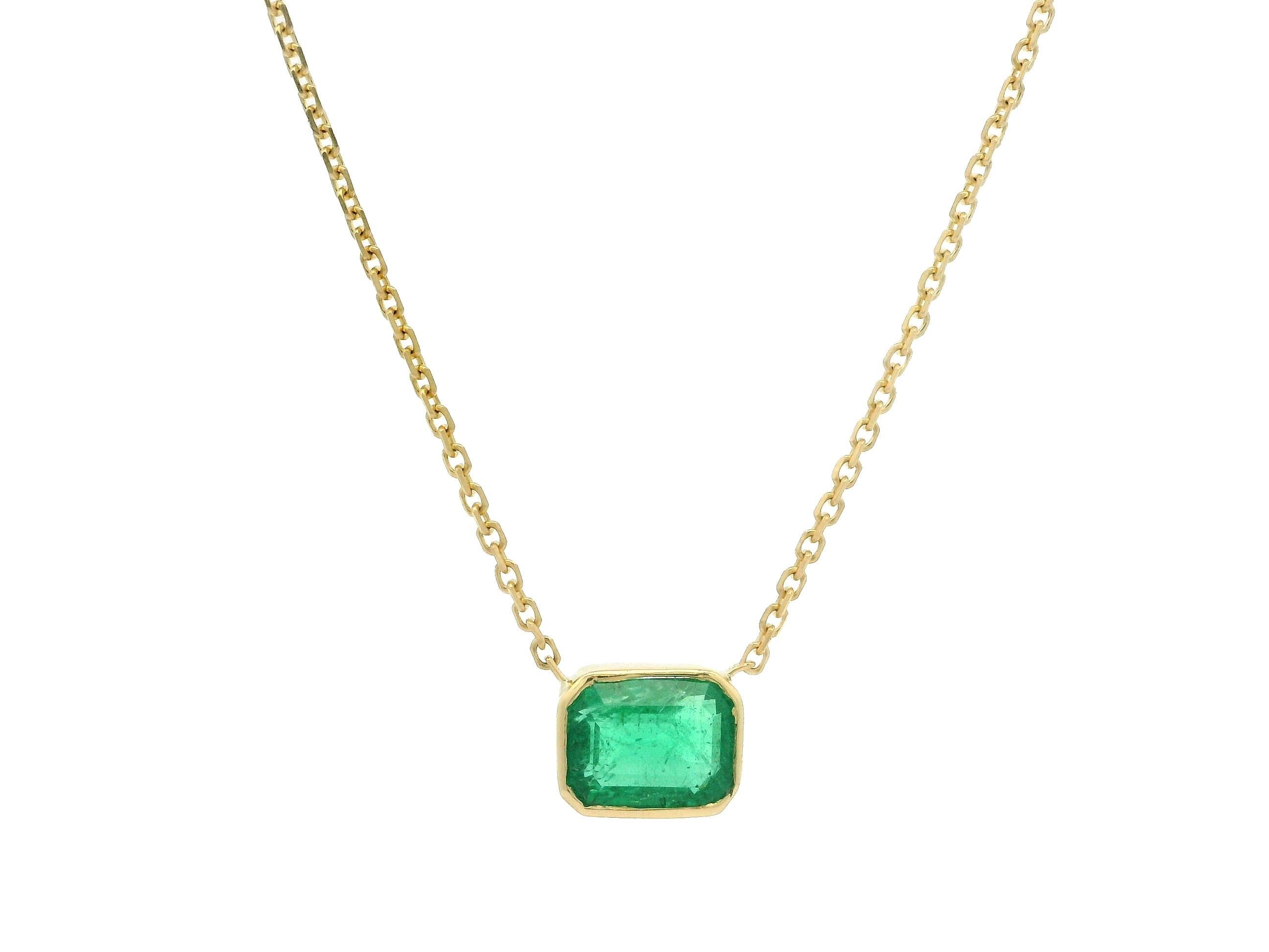 NOUVEAU collier réglable à chaton solitaire en or jaune 18 carats avec émeraude 1,30 ctw en vente 6