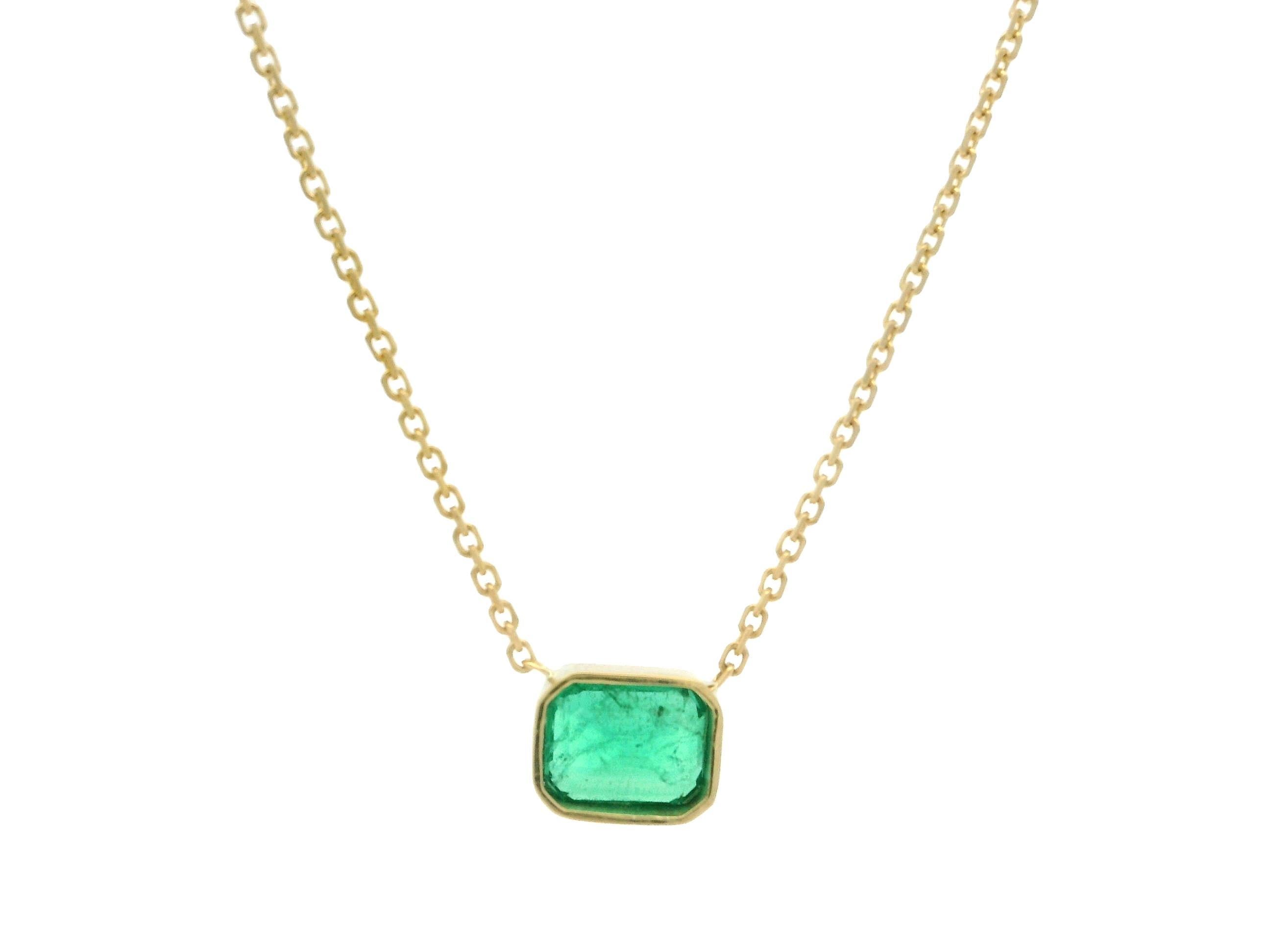 NOUVEAU collier réglable à chaton solitaire en or jaune 18 carats avec émeraude 1,30 ctw en vente 4