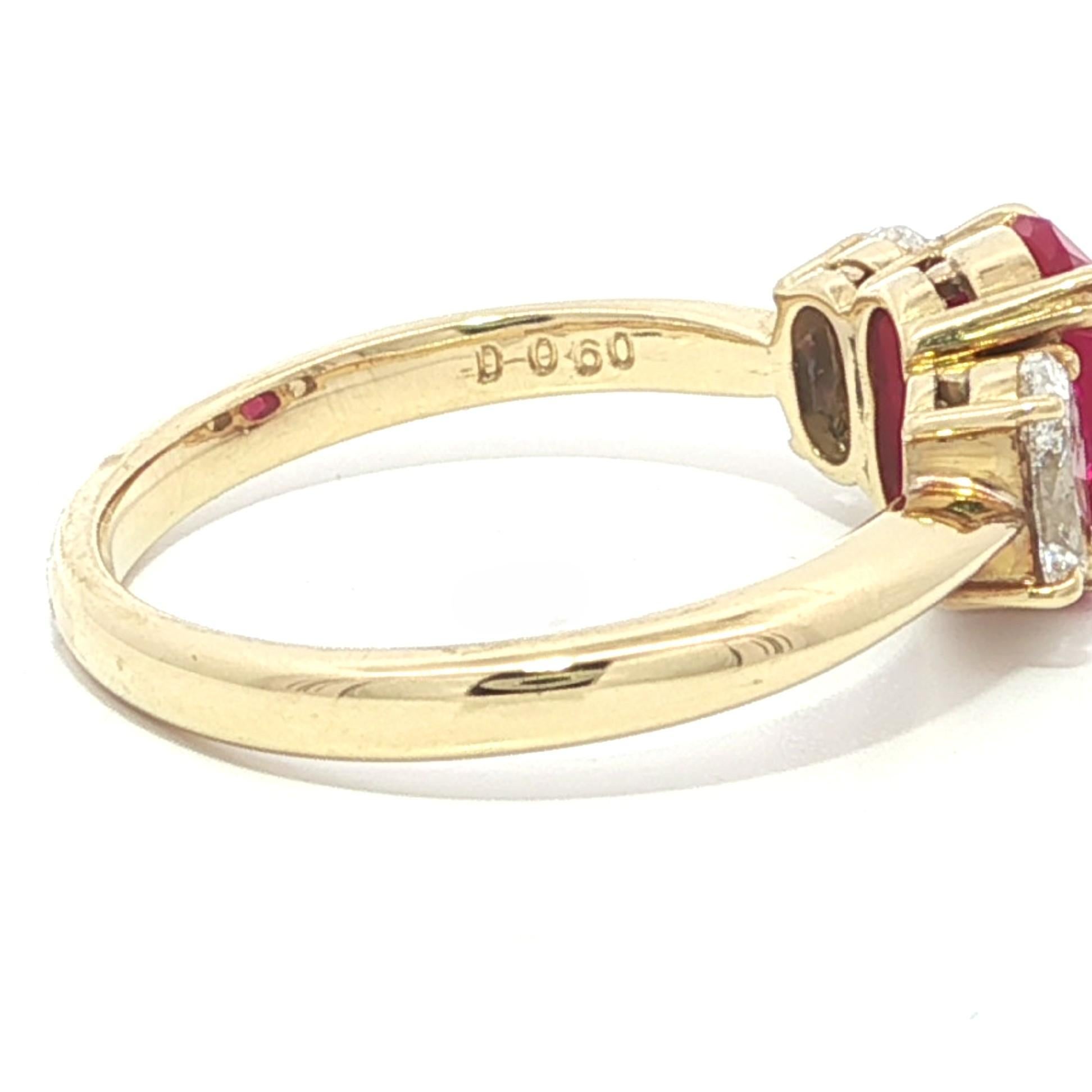 New 18k Yellow Gold 1.96ctw GIA Oval Burma Ruby w/ Diamond Sides 3 Stone Ring en vente 5