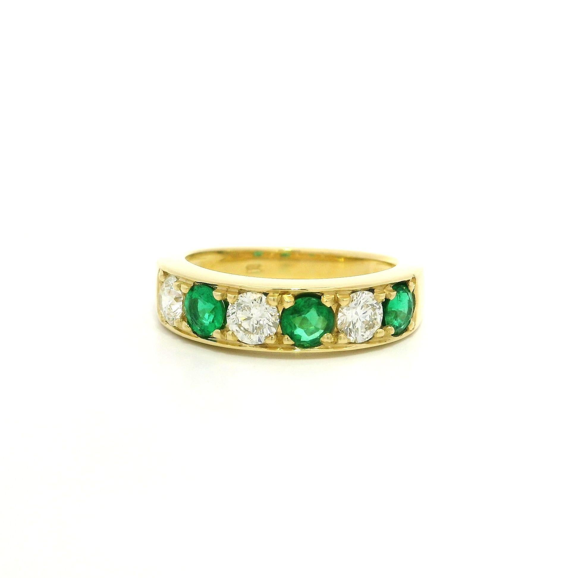 New 18k Yellow Gold Emerald & Diamond High Quality Heavy Band Ring (bague en or jaune 18k avec émeraudes et diamants) en vente 2