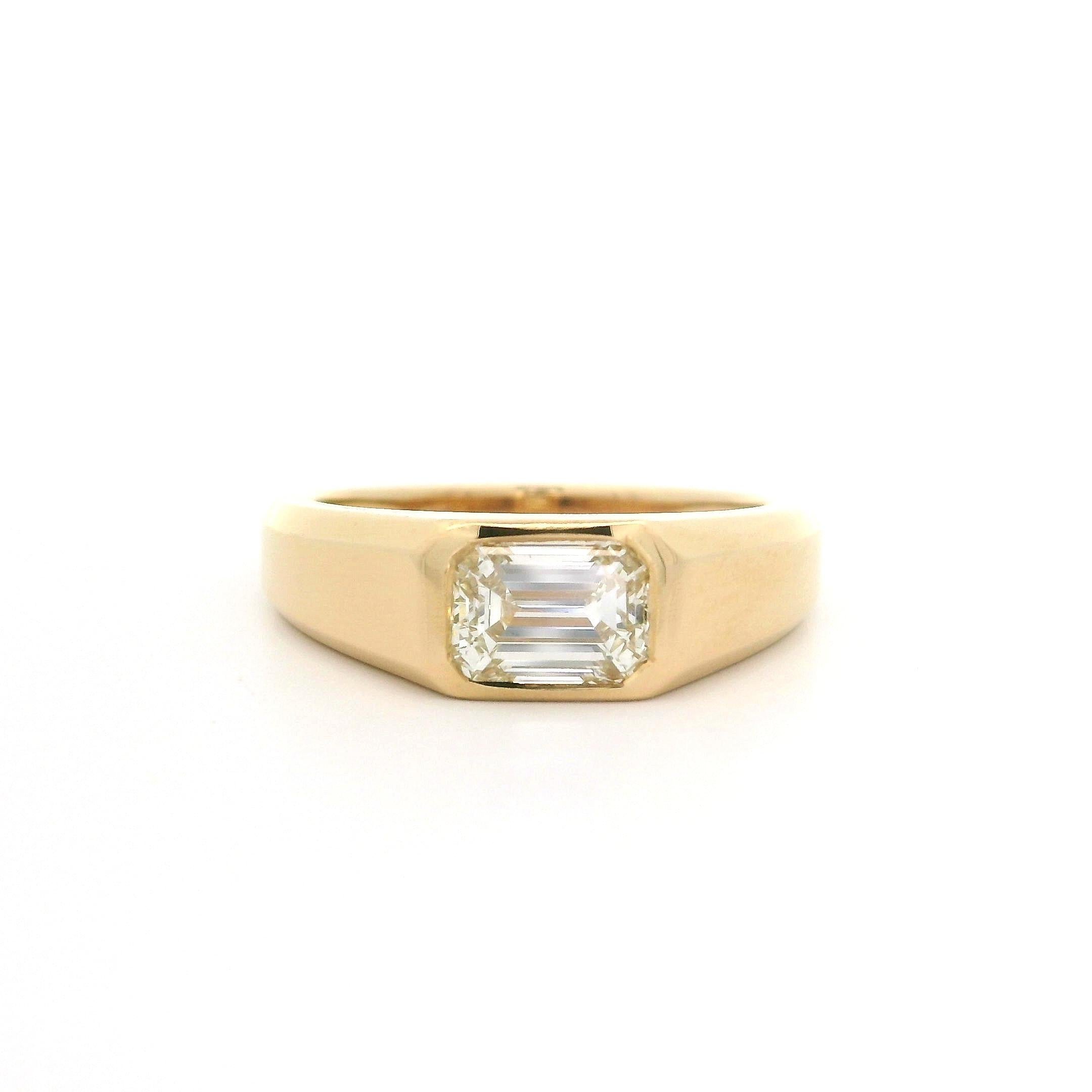 New 18k Yellow Gold GIA 1.00ct Emerald Cut Bezel Diamond Solitaire Band Ring