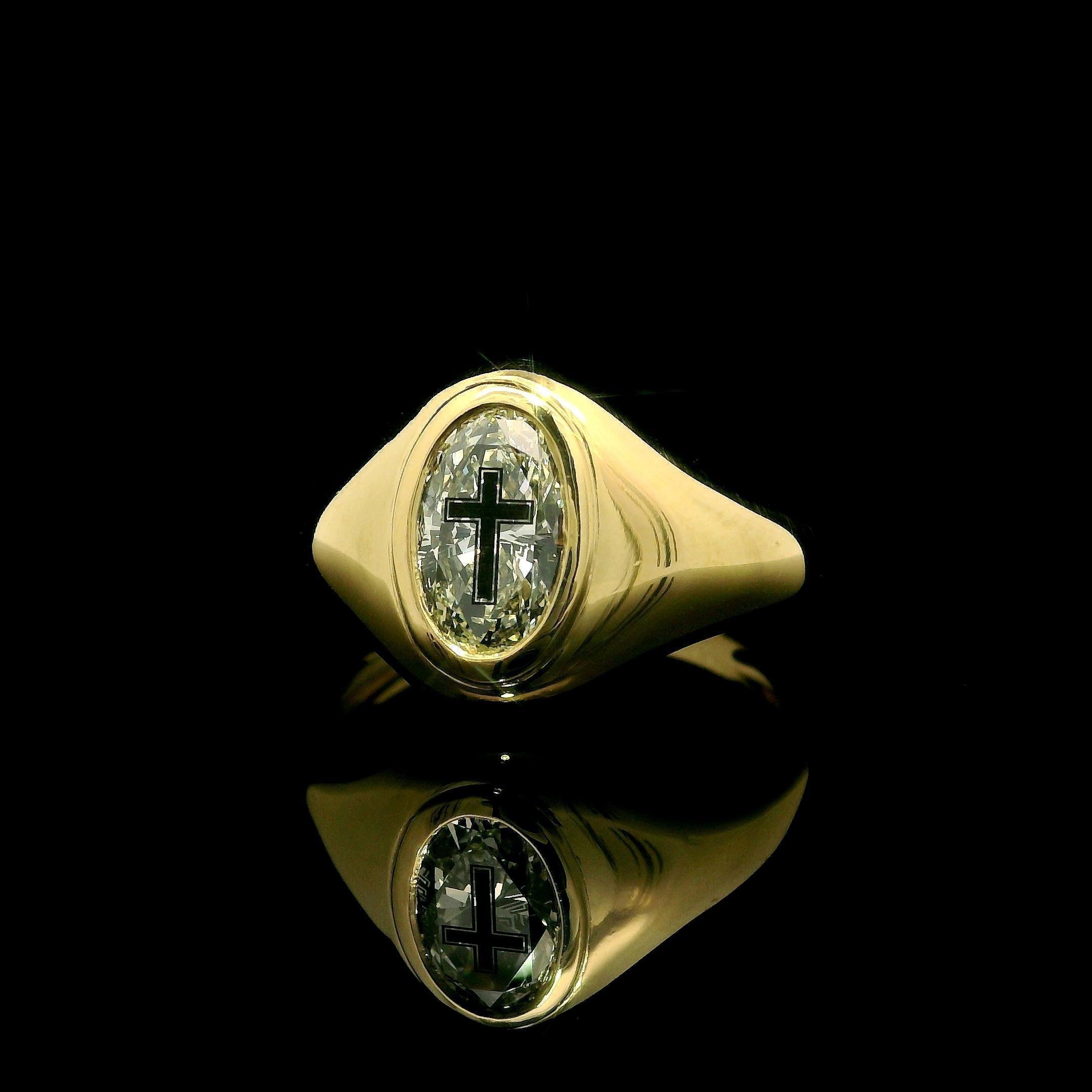 Donna New 18k Yellow Gold GIA 1.01ct Etched Cross Oval Diamond Signet Style Ring in vendita