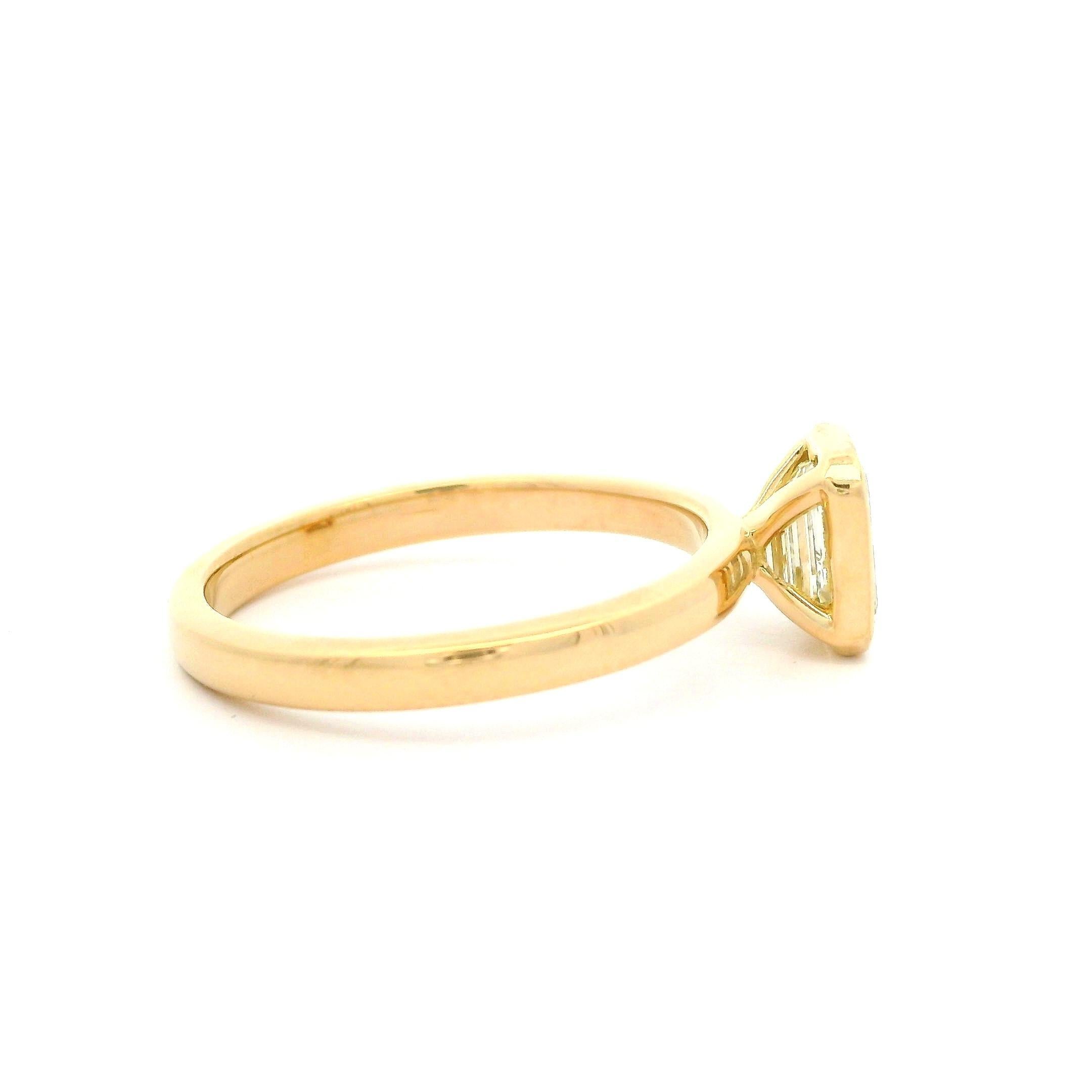 New 18k Yellow Gold GIA 1ct Emerald Cut Diamond Solitaire Engagement Ring For Sale 6