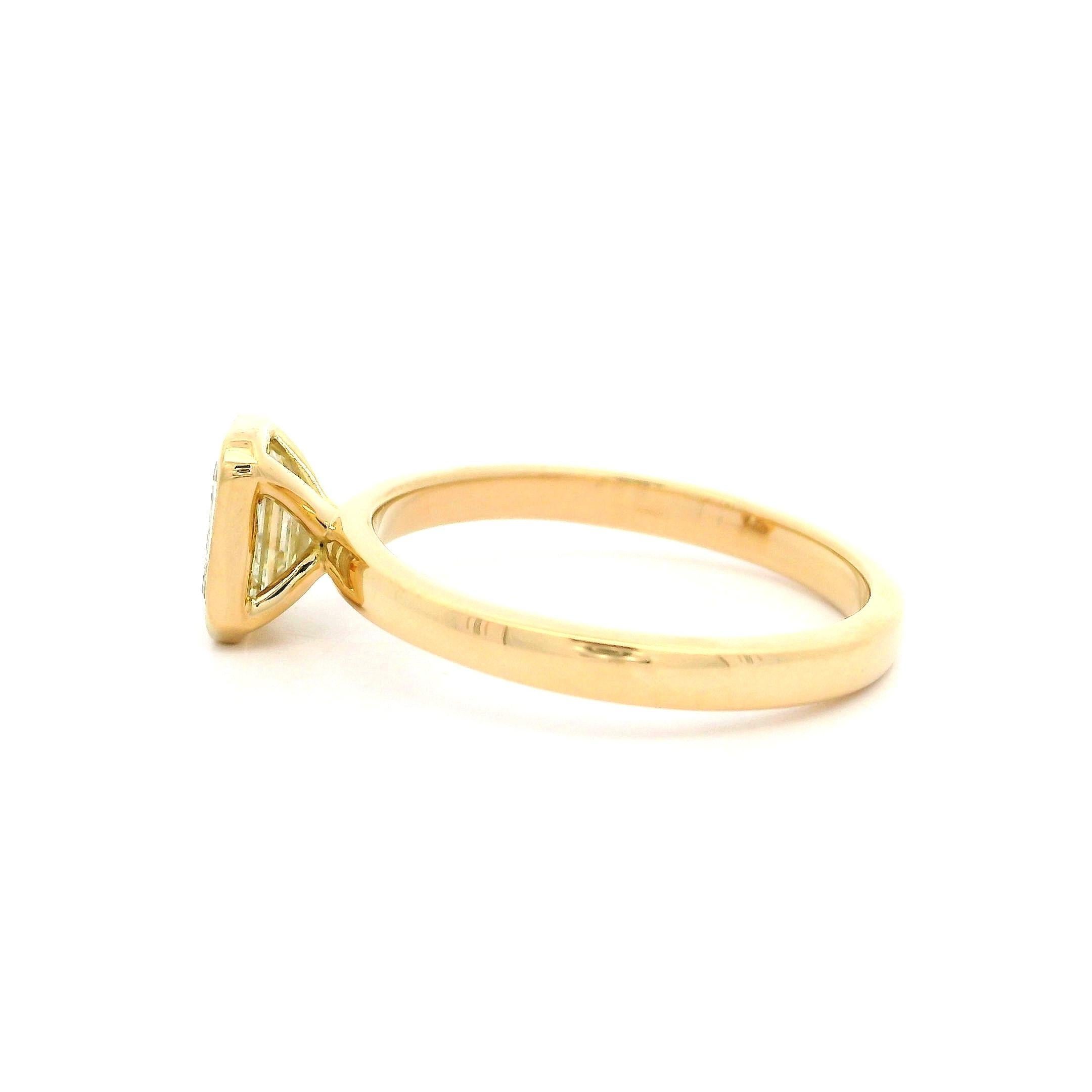 New 18k Yellow Gold GIA 1ct Emerald Cut Diamond Solitaire Engagement Ring For Sale 5