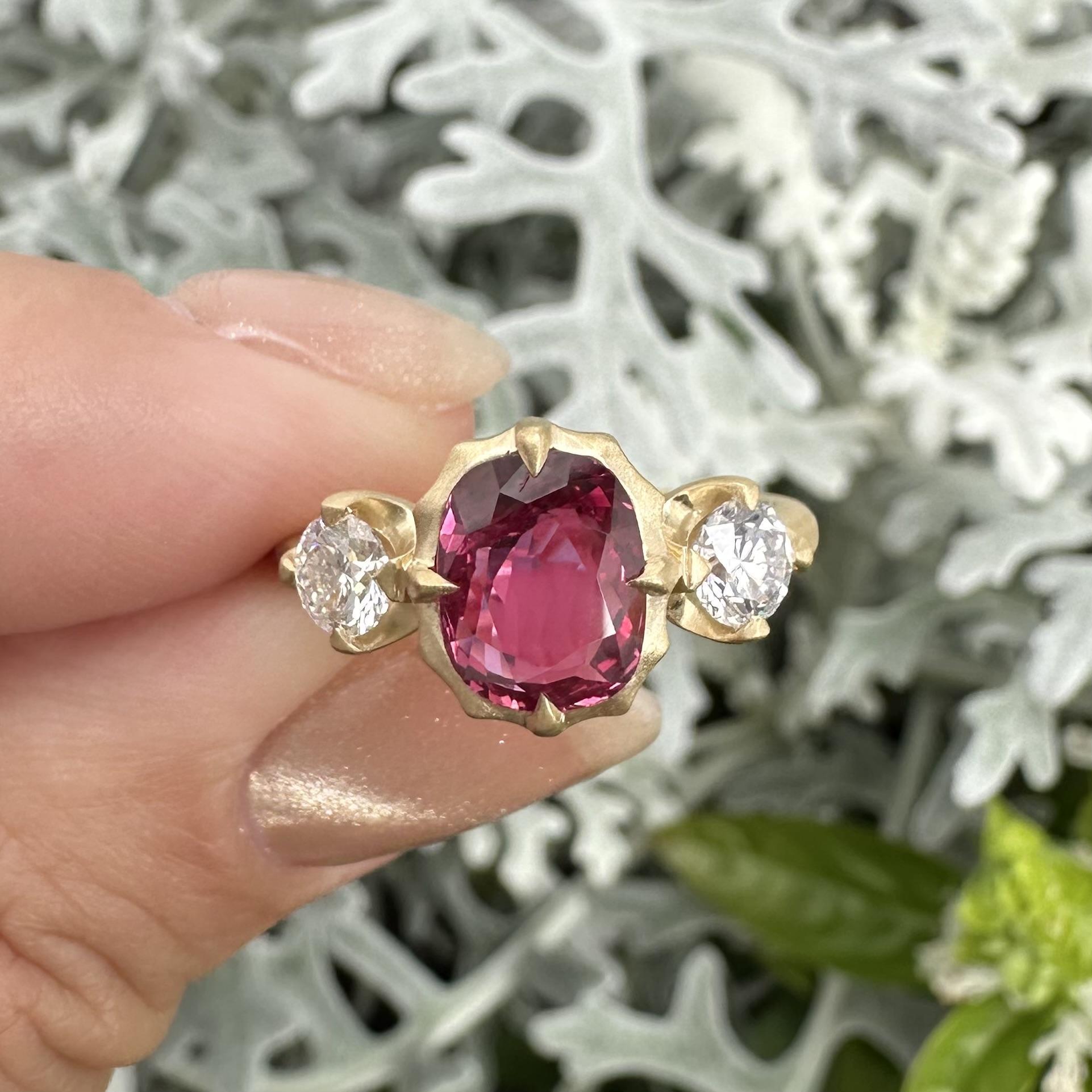 Nuevo Anillo de Oro Amarillo de 18k GIA 2,78ctw Sin Calor Diamante Rubí Lados Acabado Cepillado en venta 9