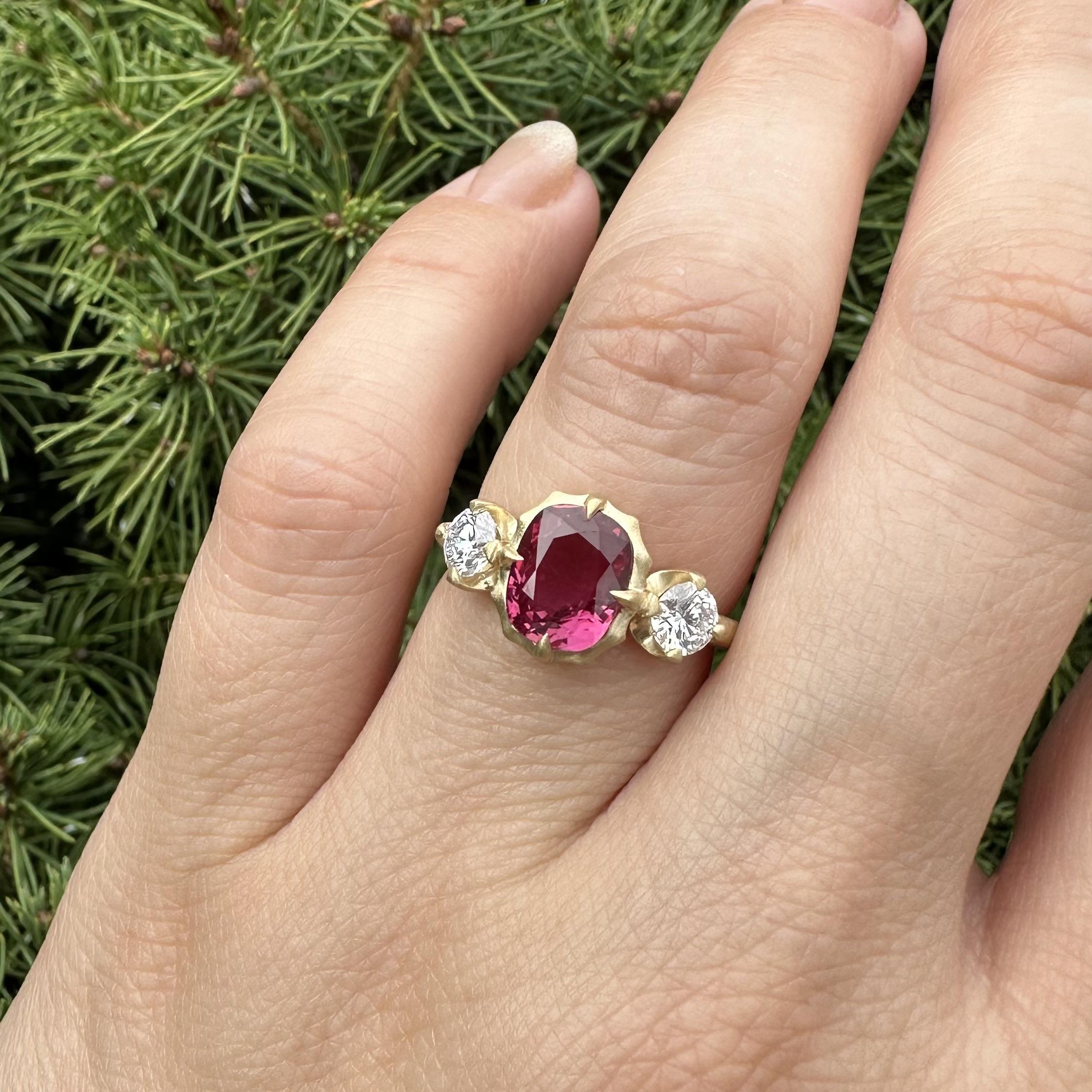 Nuevo Anillo de Oro Amarillo de 18k GIA 2,78ctw Sin Calor Diamante Rubí Lados Acabado Cepillado en venta 11