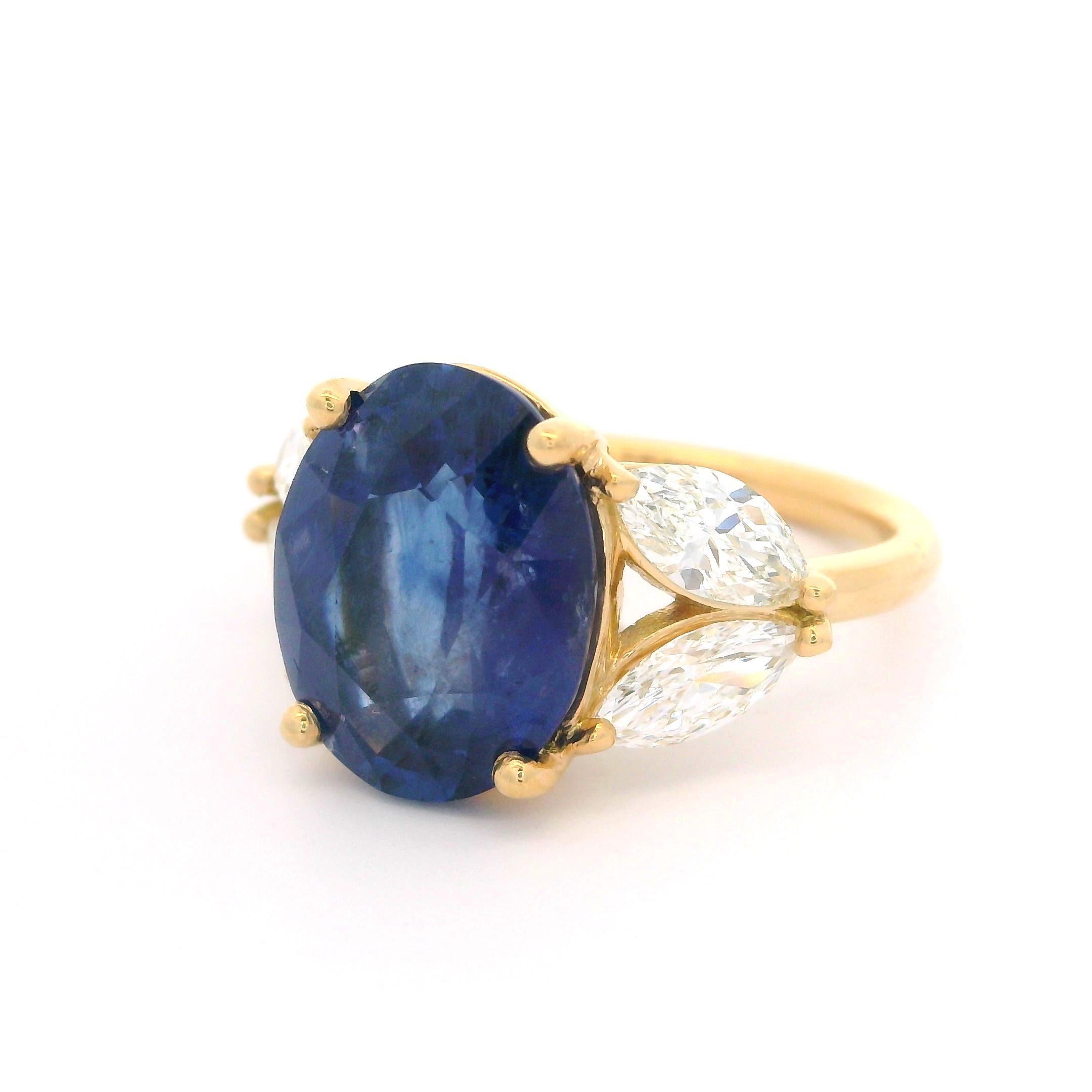 Bague élégante en or jaune 18 carats, certifiée GIA, saphir ovale et diamant marquise 7,74 carats en vente 1