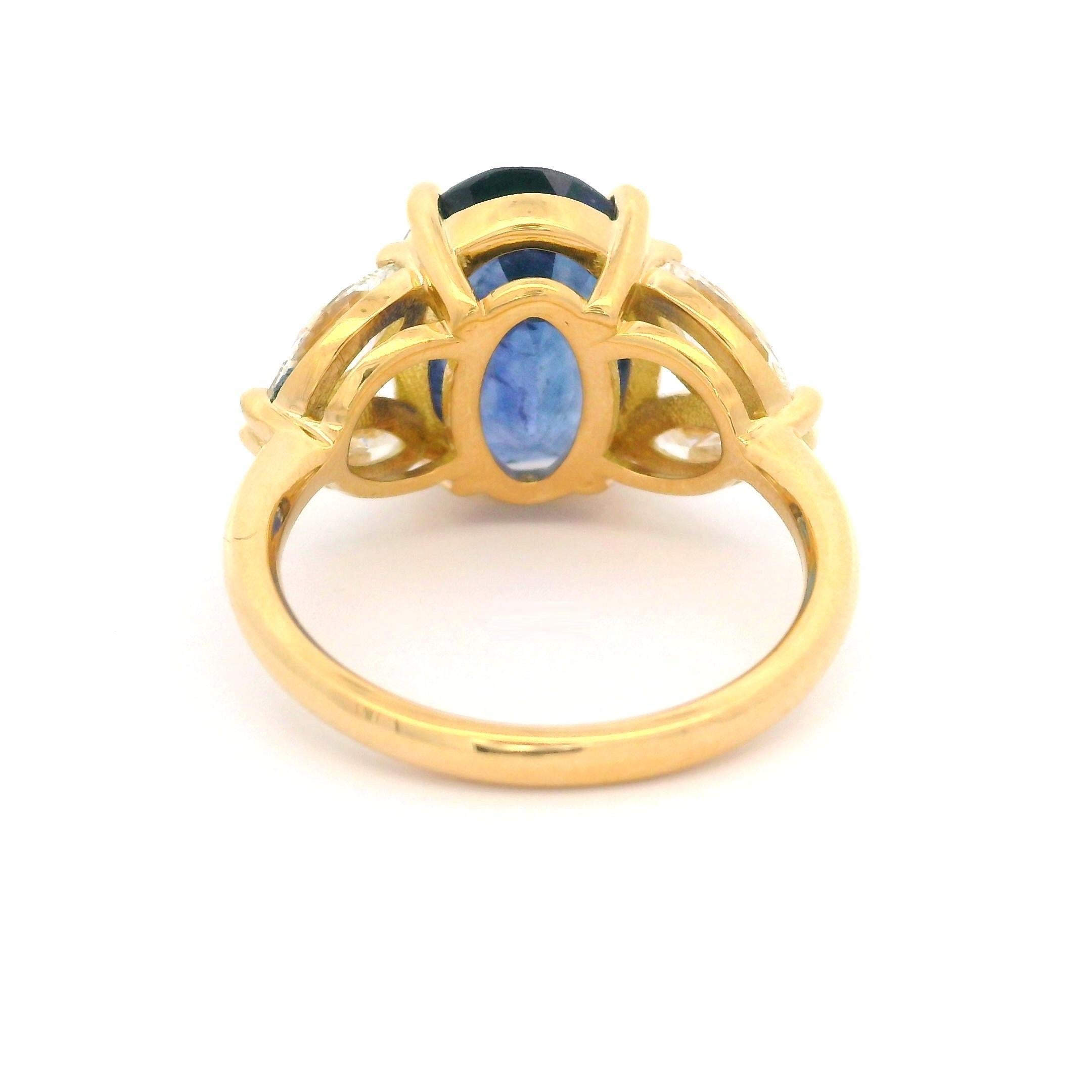Bague élégante en or jaune 18 carats, certifiée GIA, saphir ovale et diamant marquise 7,74 carats en vente 2