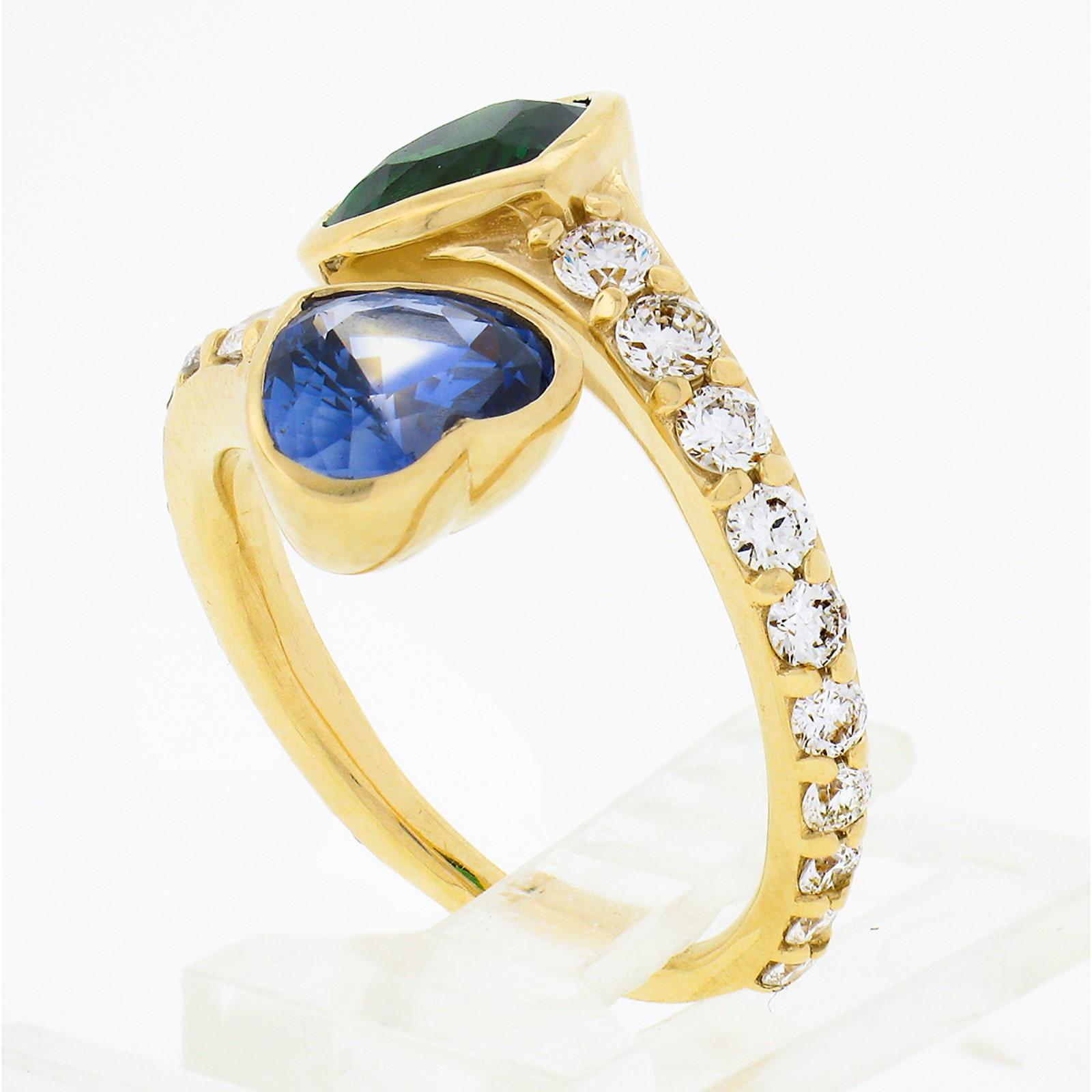 New 18K Yellow Gold GIA Bezel Heart Sapphire & Tsavorite W/ Diamond Bypass Ring For Sale 2