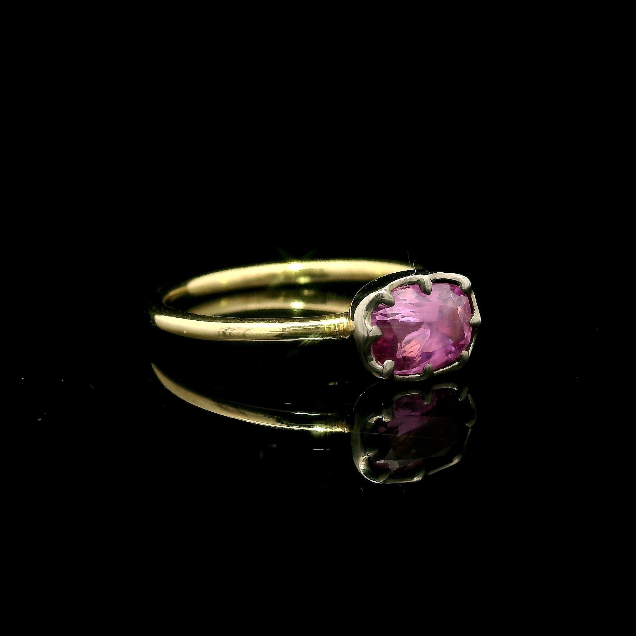 --Stein(e):--
(1) Natürlicher echter Saphir - Kissenschliff - Ringbesatz - Farbe Rosa - 0,93ct (genau - zertifiziert)
** Vollständige Informationen siehe unten unter 