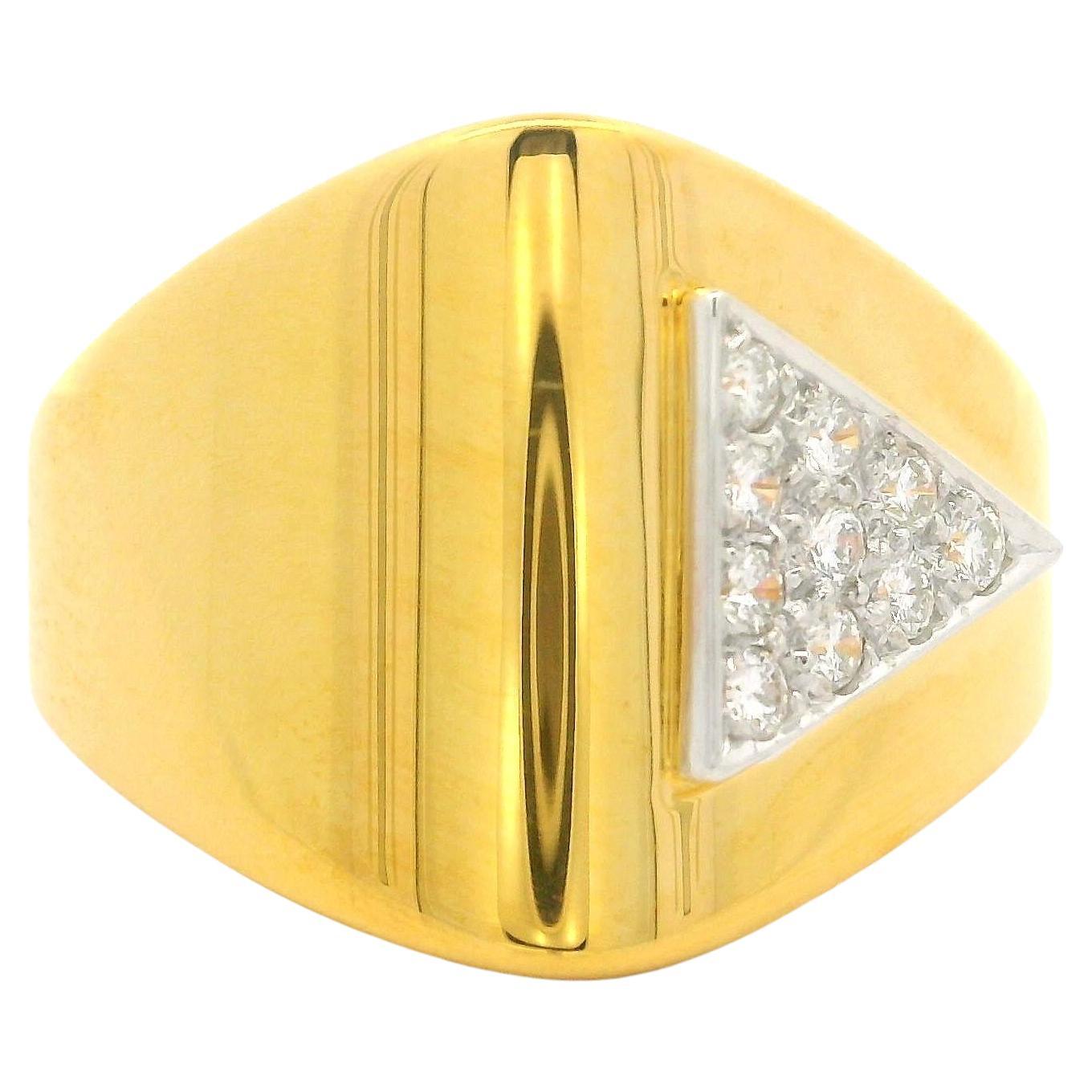 For Sale:  New 18k Yellow & White Gold 0.26ctw Diamond Polished Triangle Modernist Ring 2