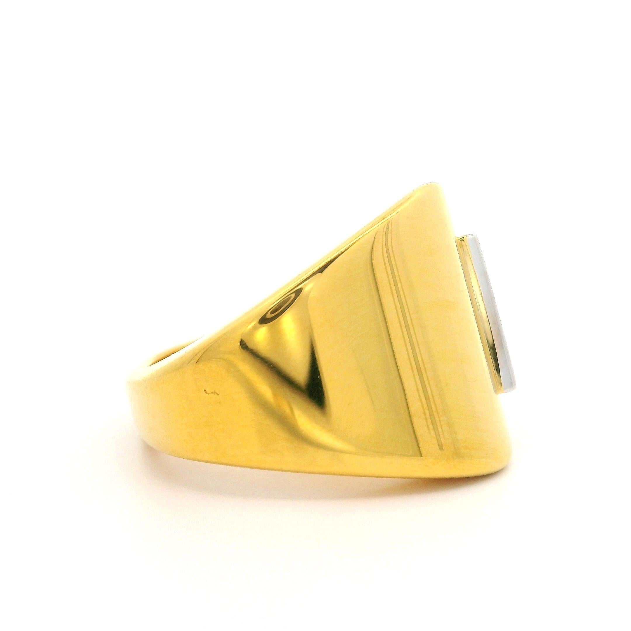 For Sale:  New 18k Yellow & White Gold 0.26ctw Diamond Polished Triangle Modernist Ring 6