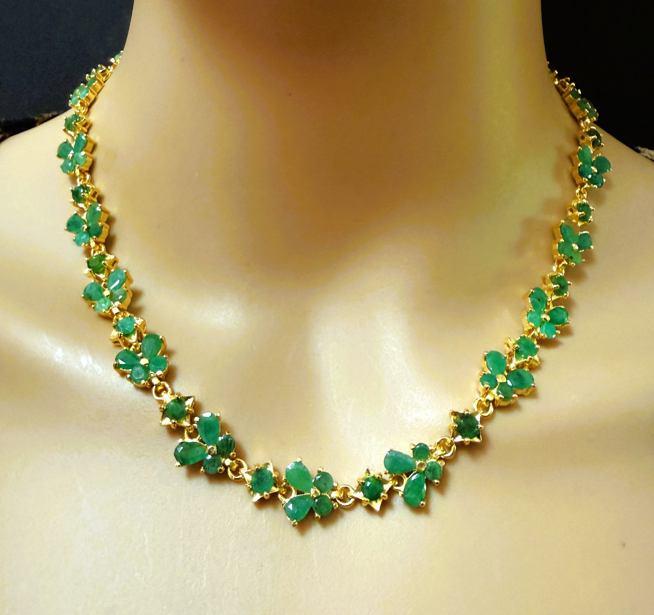 Nuevo collar de oro amarillo de 14k con esmeralda de 34,90 quilates y plata de ley PL