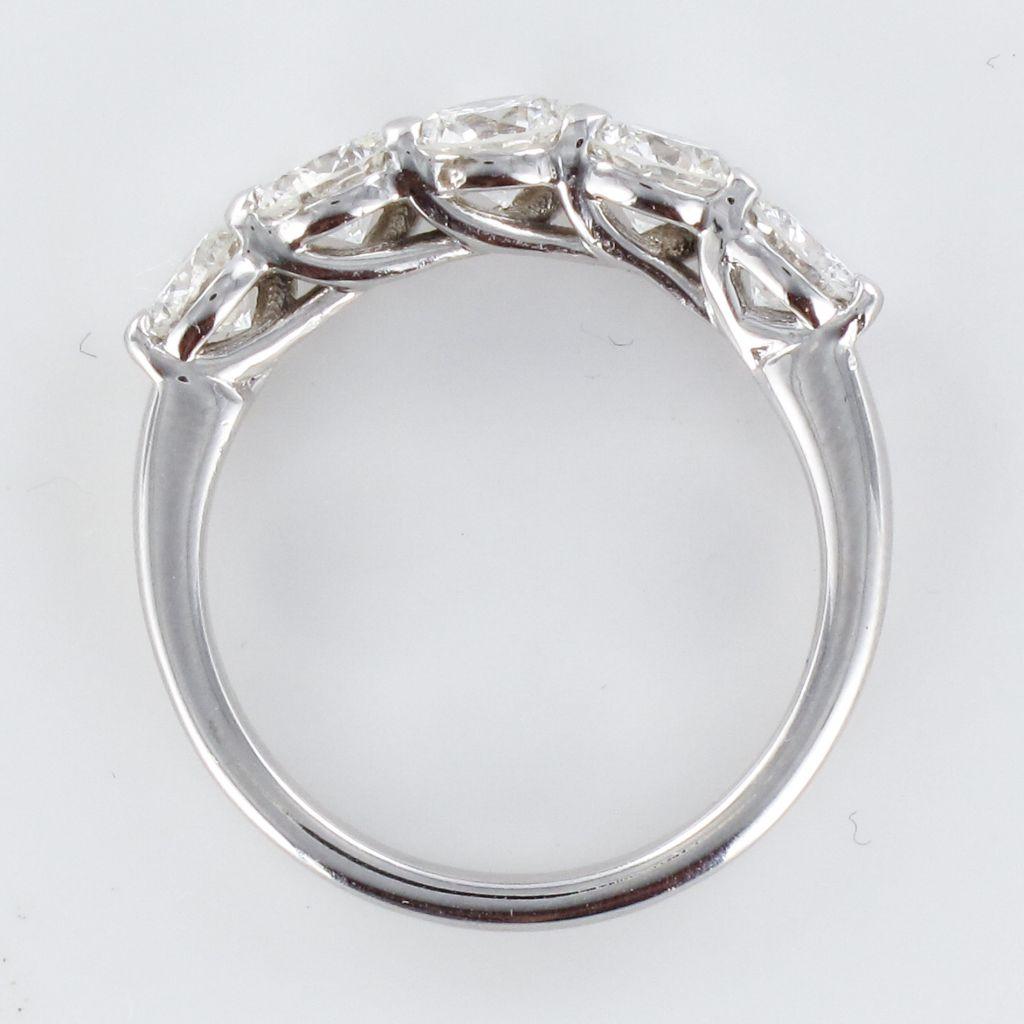 Women's 1.95 Carat E.VVS Diamond 18 Karat White Gold Wedding Ring