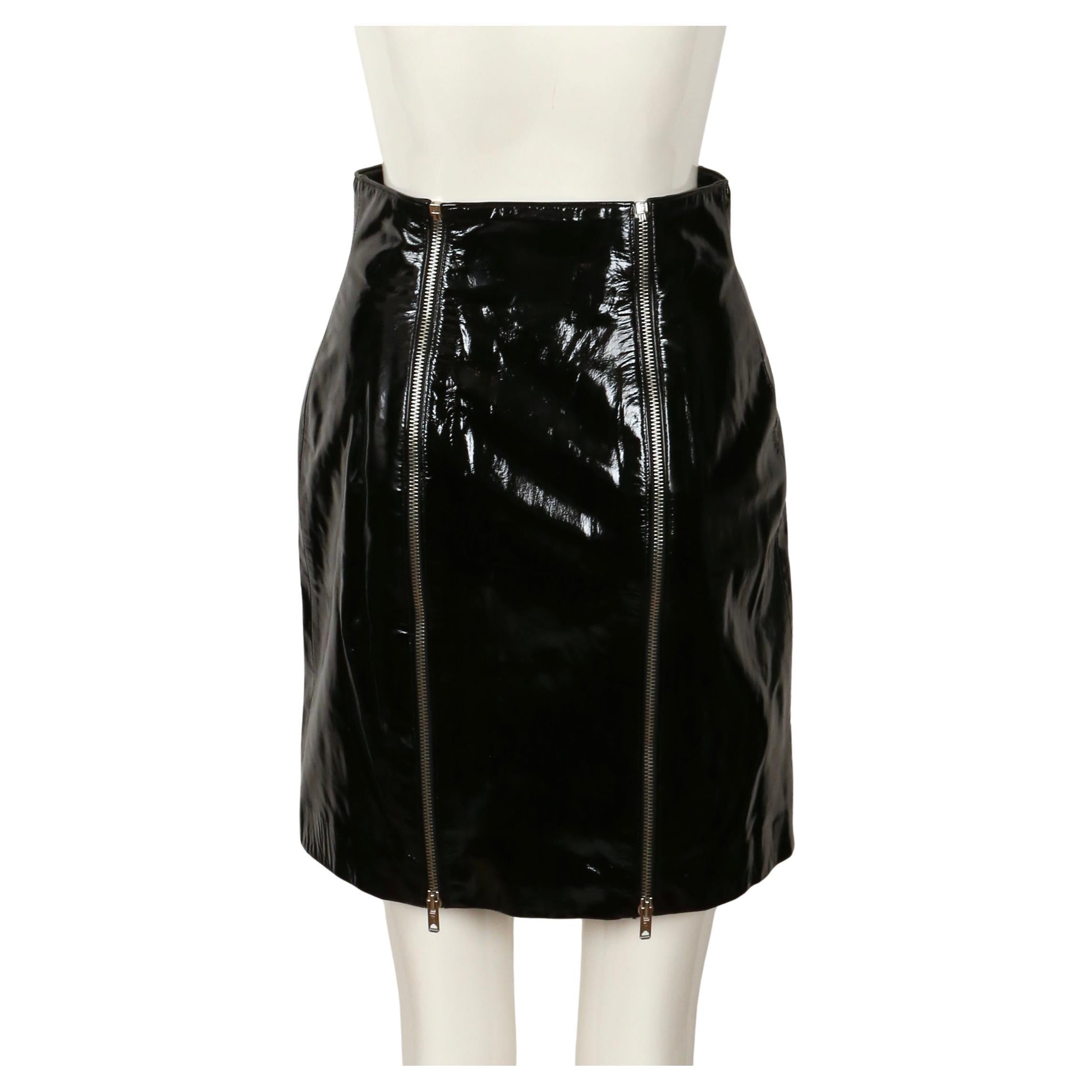 new 1988 AZZEDINE ALAIA black patent leather skirt with dual zippers For Sale 6