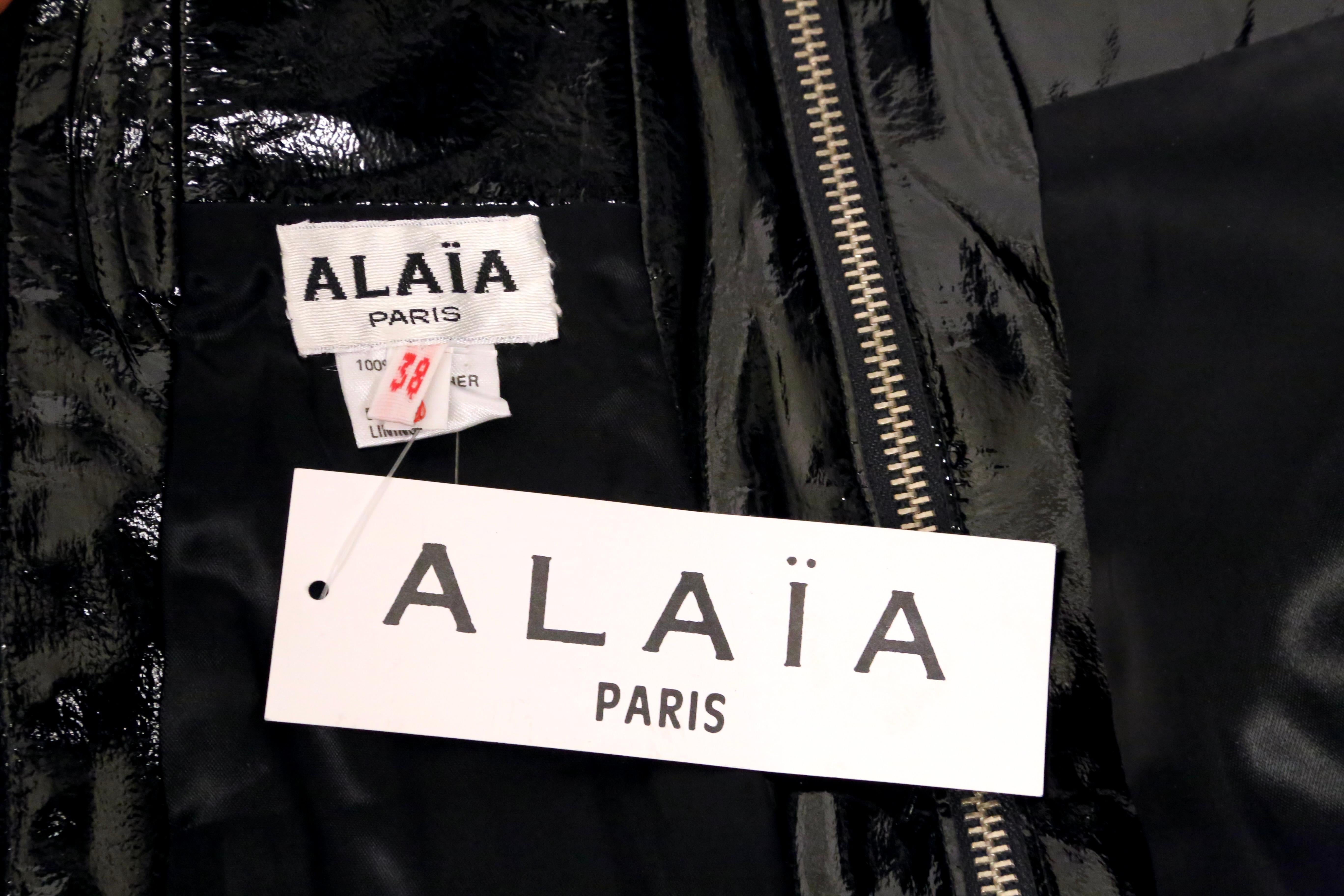 neu 1988 AZZEDINE ALAIA schwarzer Lacklederrock mit Dual-Reißverschlüssen im Angebot 8