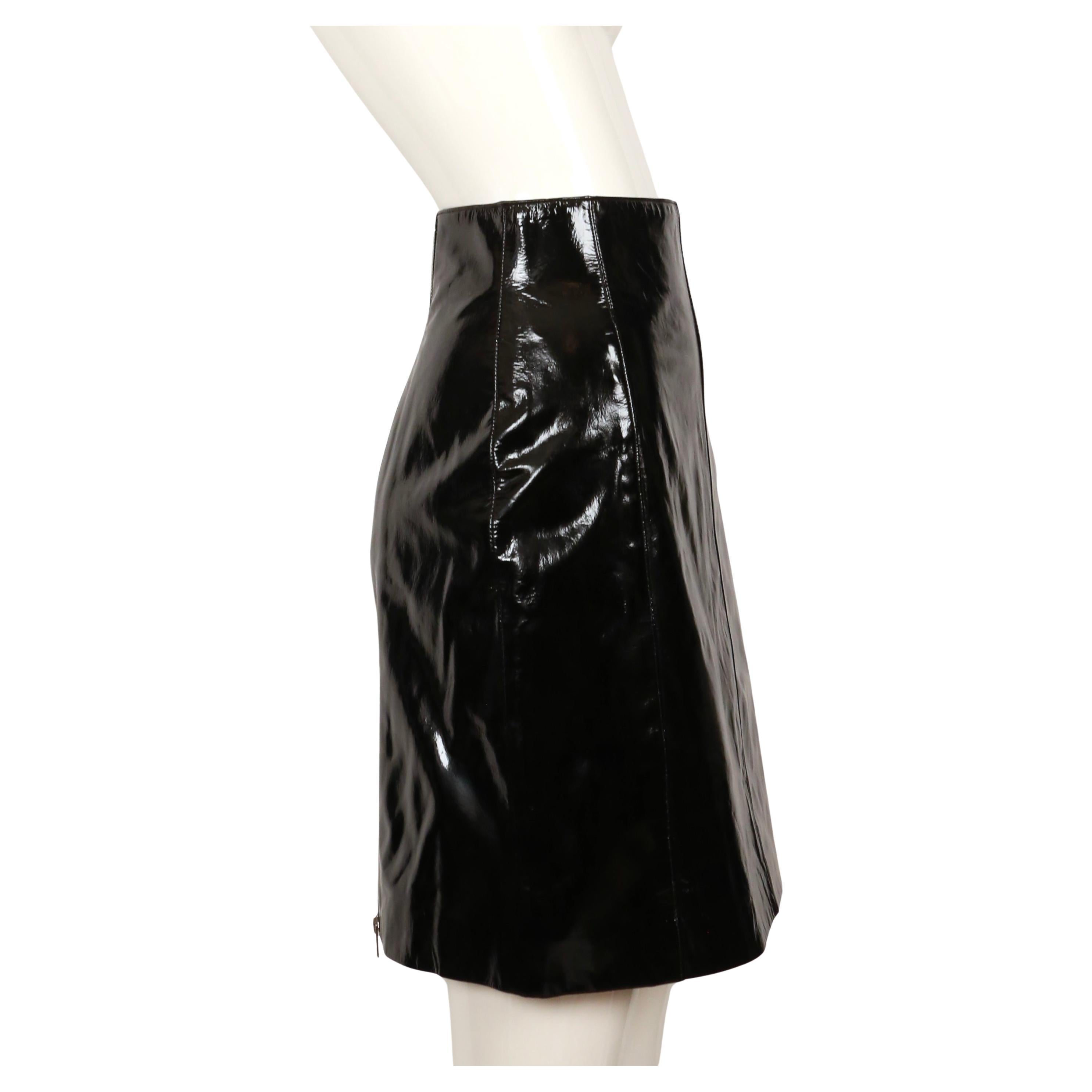 new 1988 AZZEDINE ALAIA black patent leather skirt with dual zippers For Sale 2