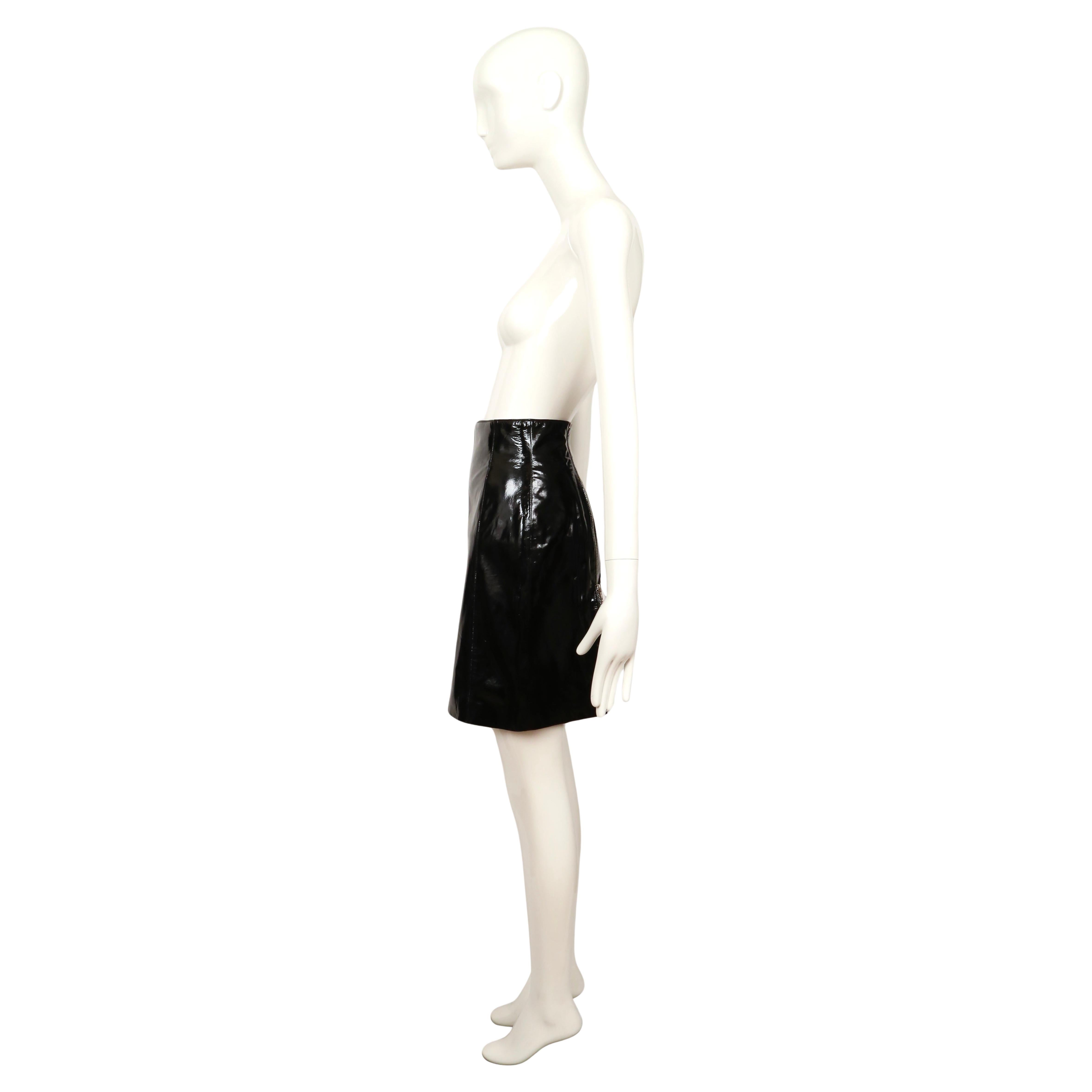 new 1988 AZZEDINE ALAIA black patent leather skirt with dual zippers For Sale 3