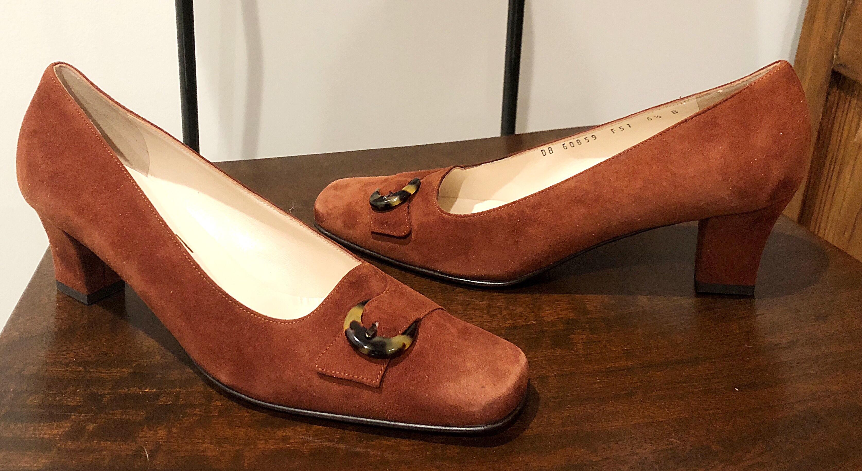 New 1990s Salvatore Ferragamo Size 6.5 Light Brown Suede Low Heels Vintage Shoes For Sale 1