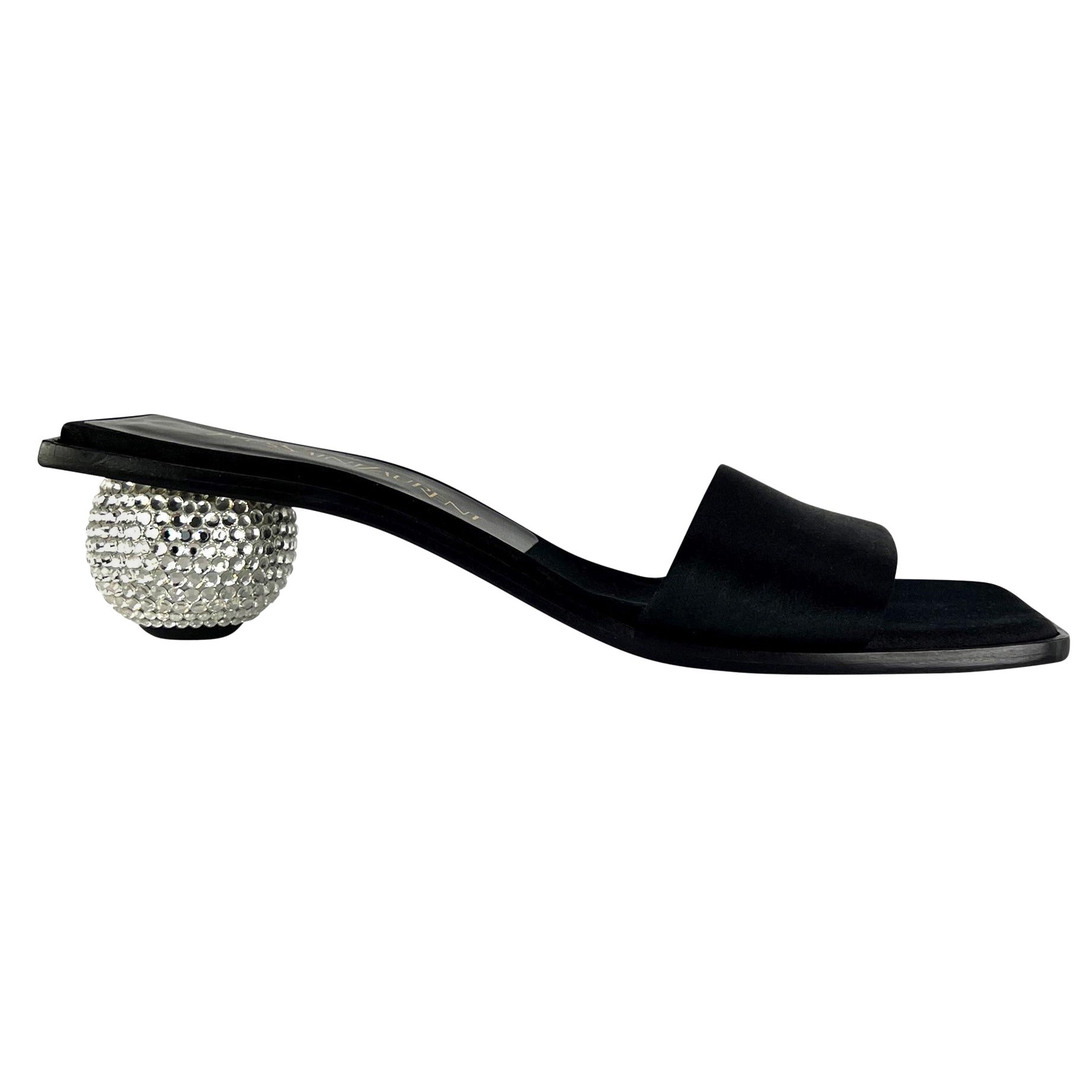 Yves Saint Laurent Sandales noires à talon boule avec strass, années 1990, neuves en vente