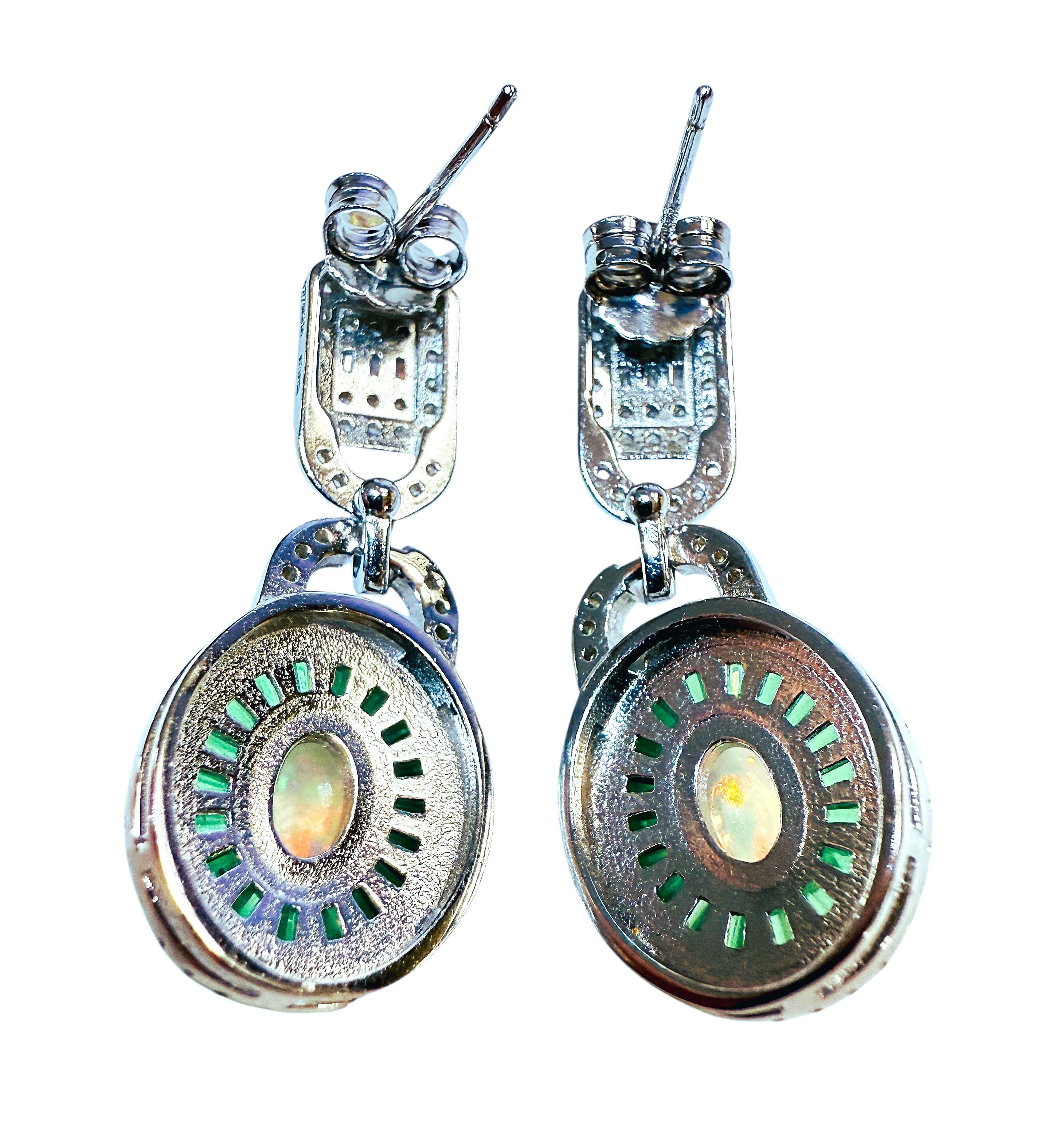 Nuovi orecchini con opale di fuoco etiope da 2,0 carati e topazio verde in oro 14k W PL Sterling in vendita 3
