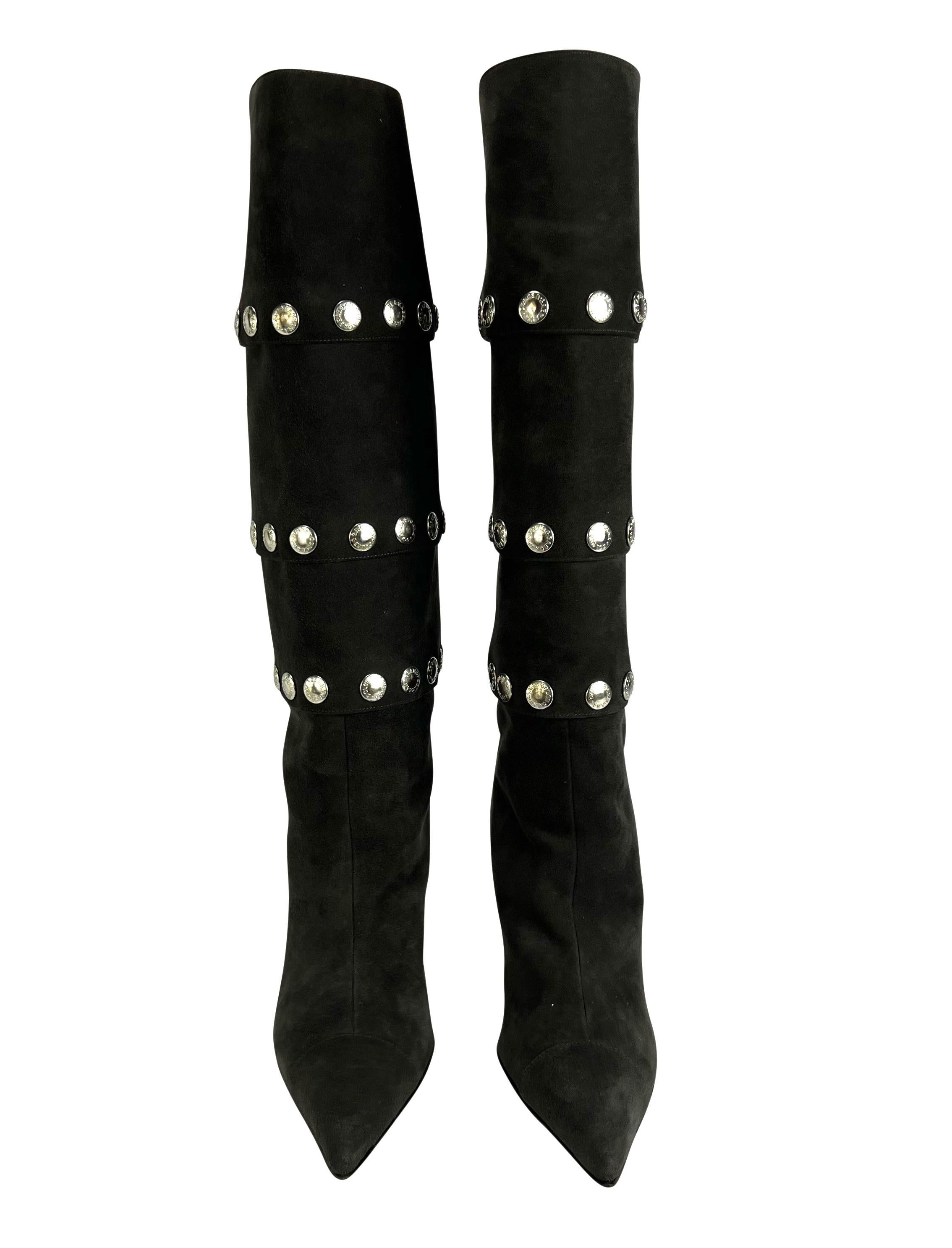 NEU 2003 Dolce and Gabbana Dunkelgraue silberfarbene Snap Heel Stiefel mit Absatz Größe 38,5 im Angebot 1