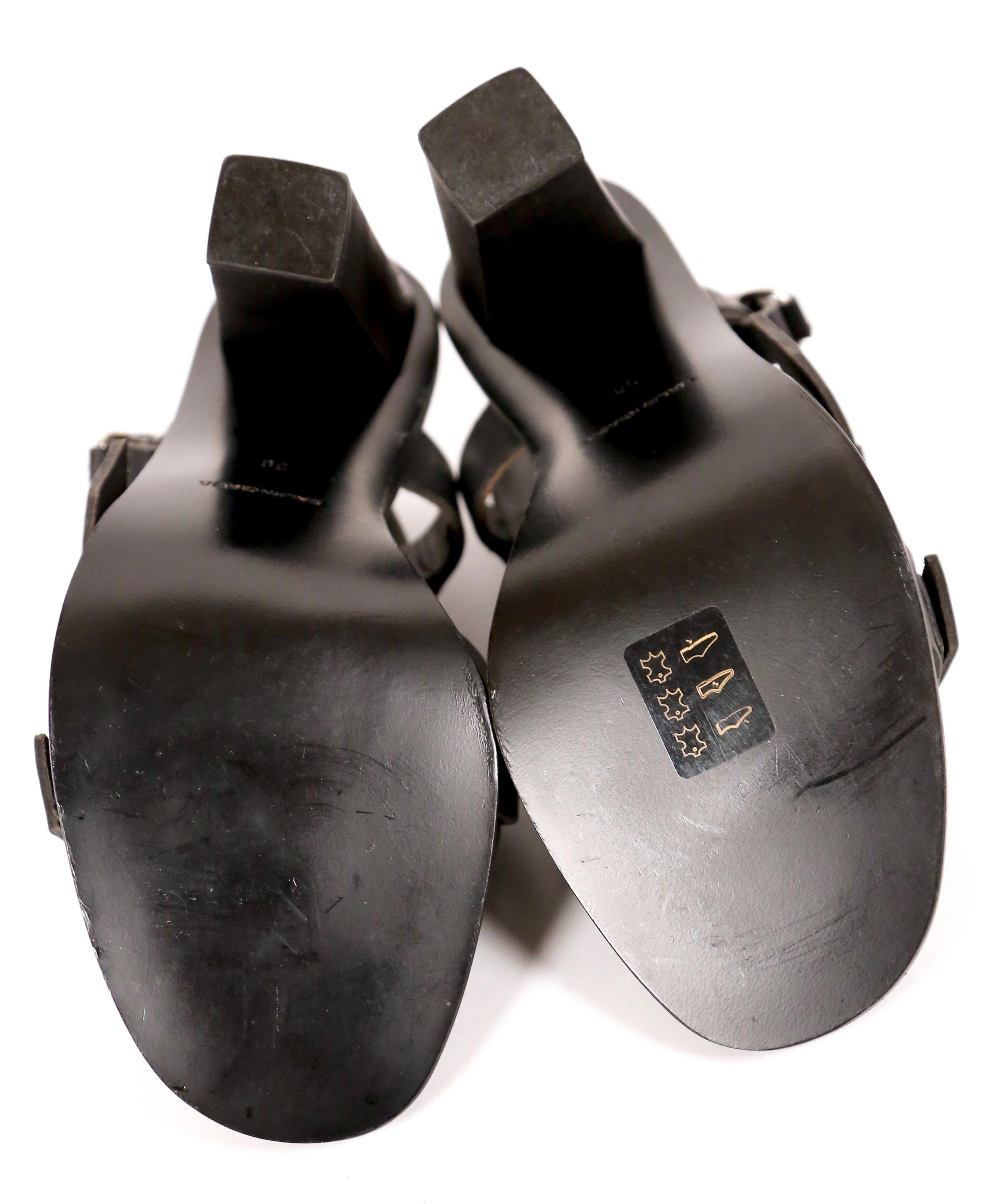 Black new 2003 Nicolas Ghesquière for Balenciaga black leather runway sandals - 38