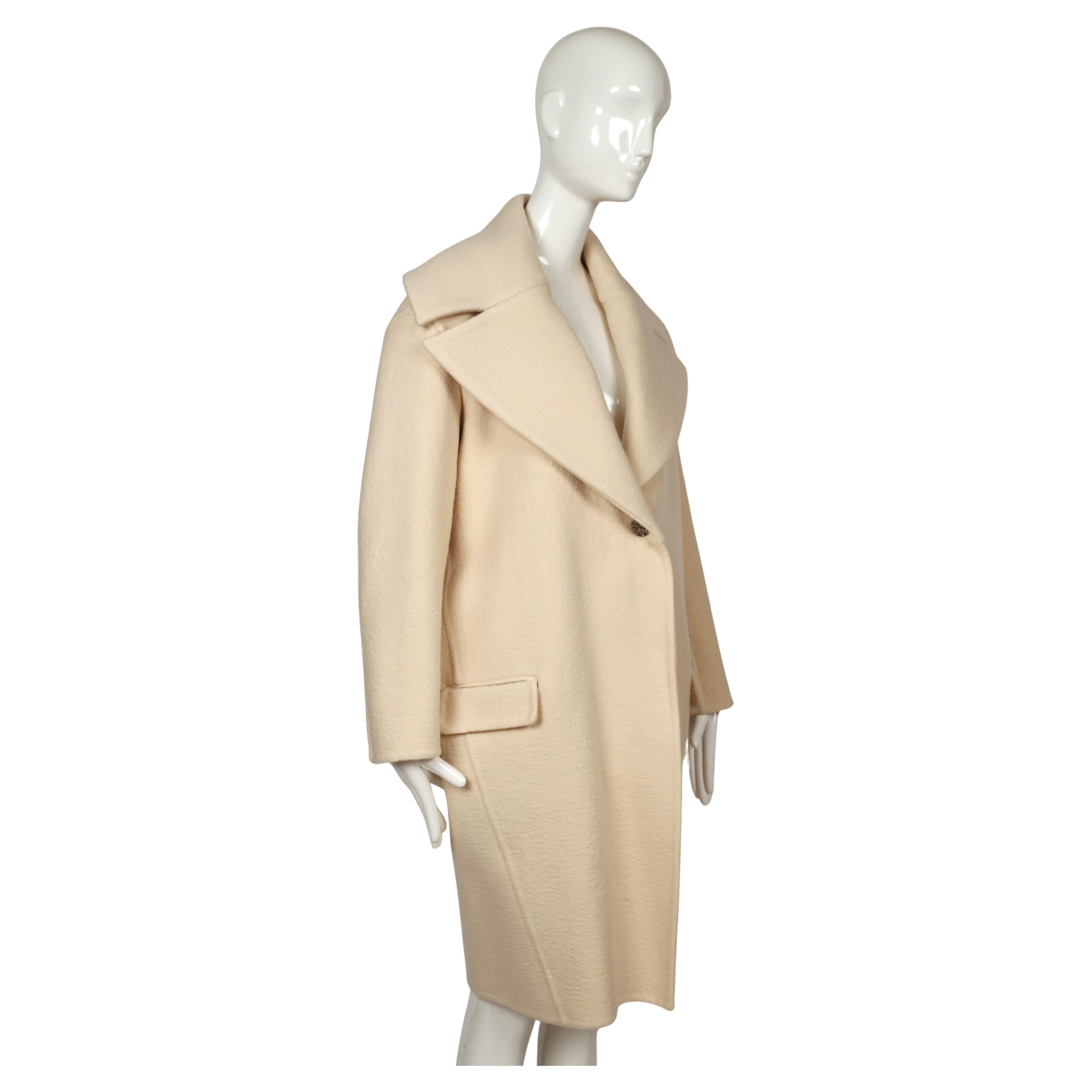 novità 2013 Celine by Phoebe Philo cappotto in cashmere crema di burro RUNWAY In condizioni Nuovo in vendita a San Fransisco, CA