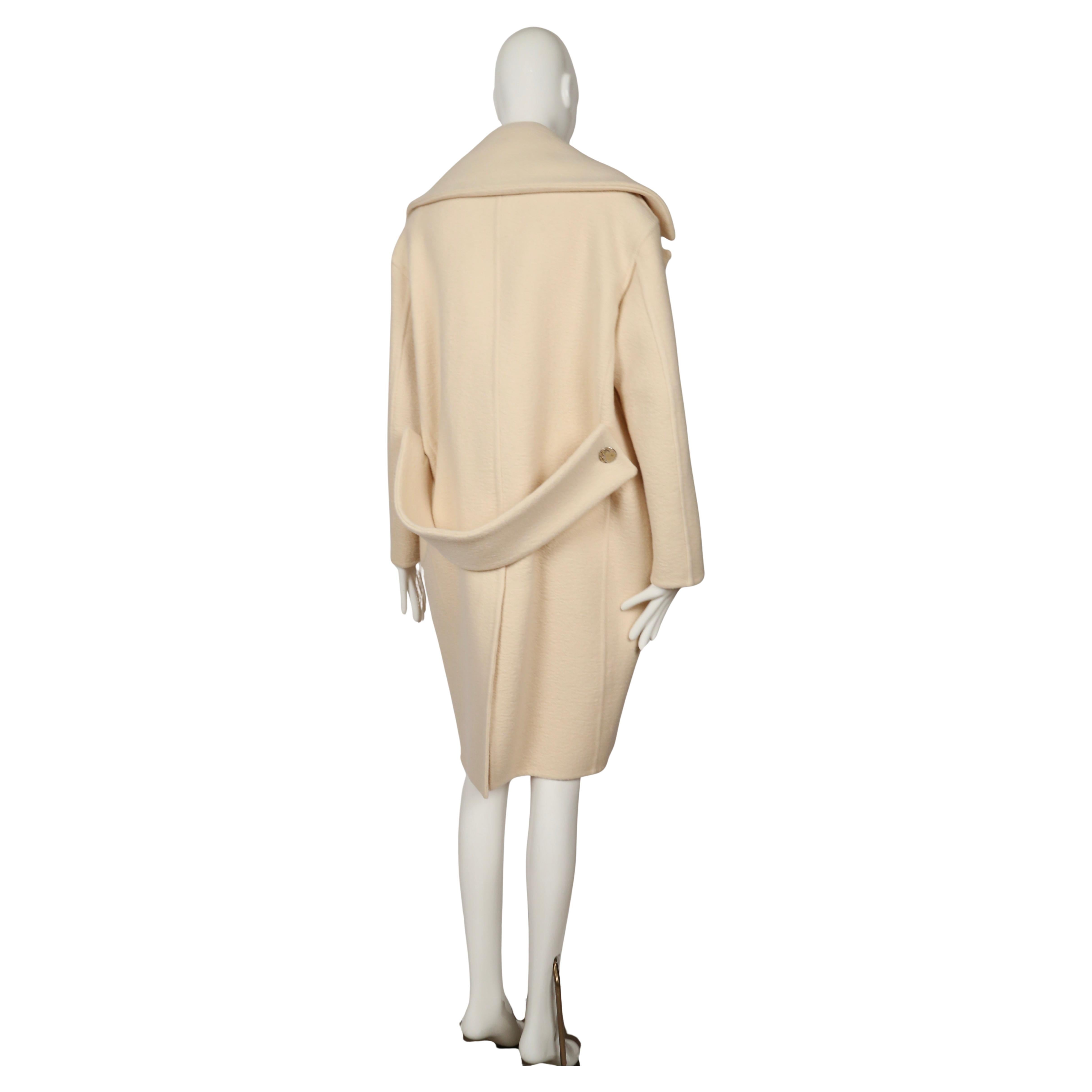 novità 2013 Celine by Phoebe Philo cappotto in cashmere crema di burro RUNWAY in vendita 4
