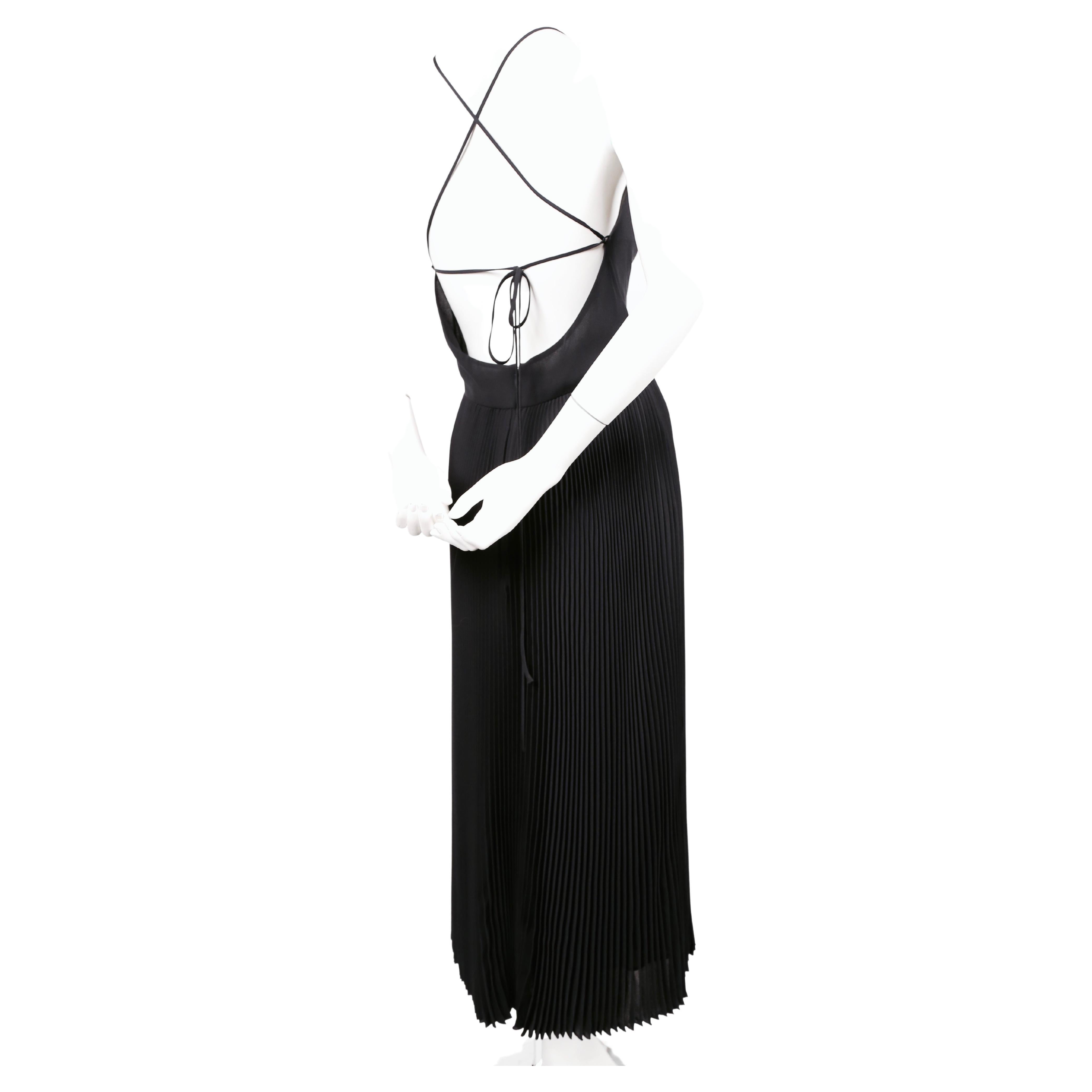 new 2016 VALENTINO robe de défilé en soie noire avec plis plissés et drapé élégant Unisexe en vente