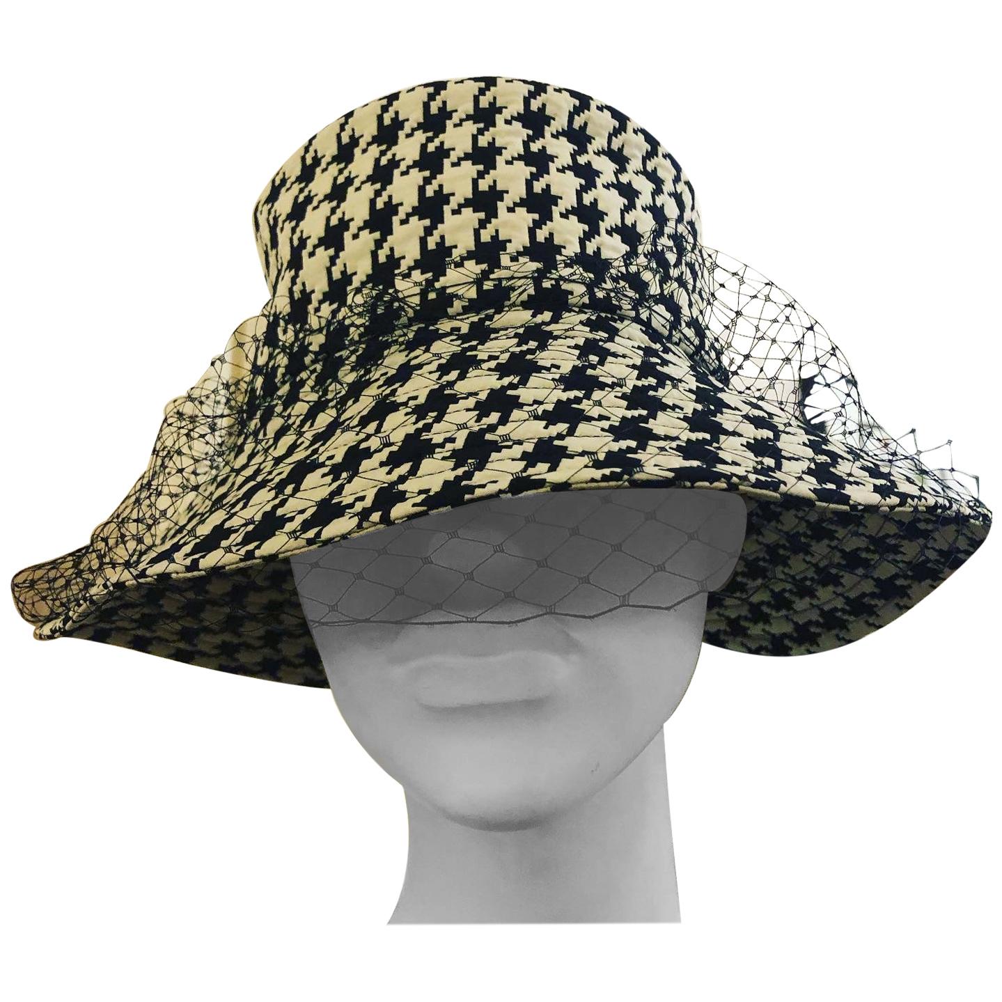 Christian Dior Chapeaux-Fine Straw Hat with Shasta Daisies For Sale at ...