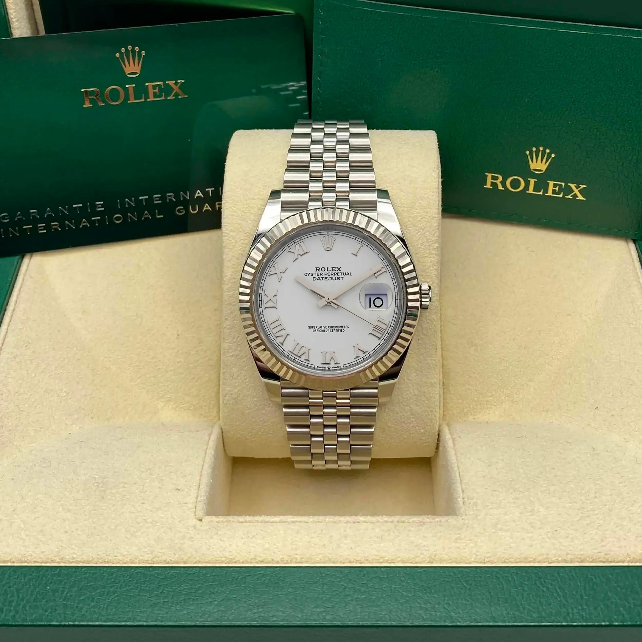 Nuovo orologio. Viene fornito con la scatola e la carta originale. Garanzia Rolex di 5 anni.

Orologio da polso Rolex Datejust - Model 126334
Informazioni generali

Marchio: Rolex
Model: Rolex Datejust 126334
Numero di modello: 126334
Paese/Regione