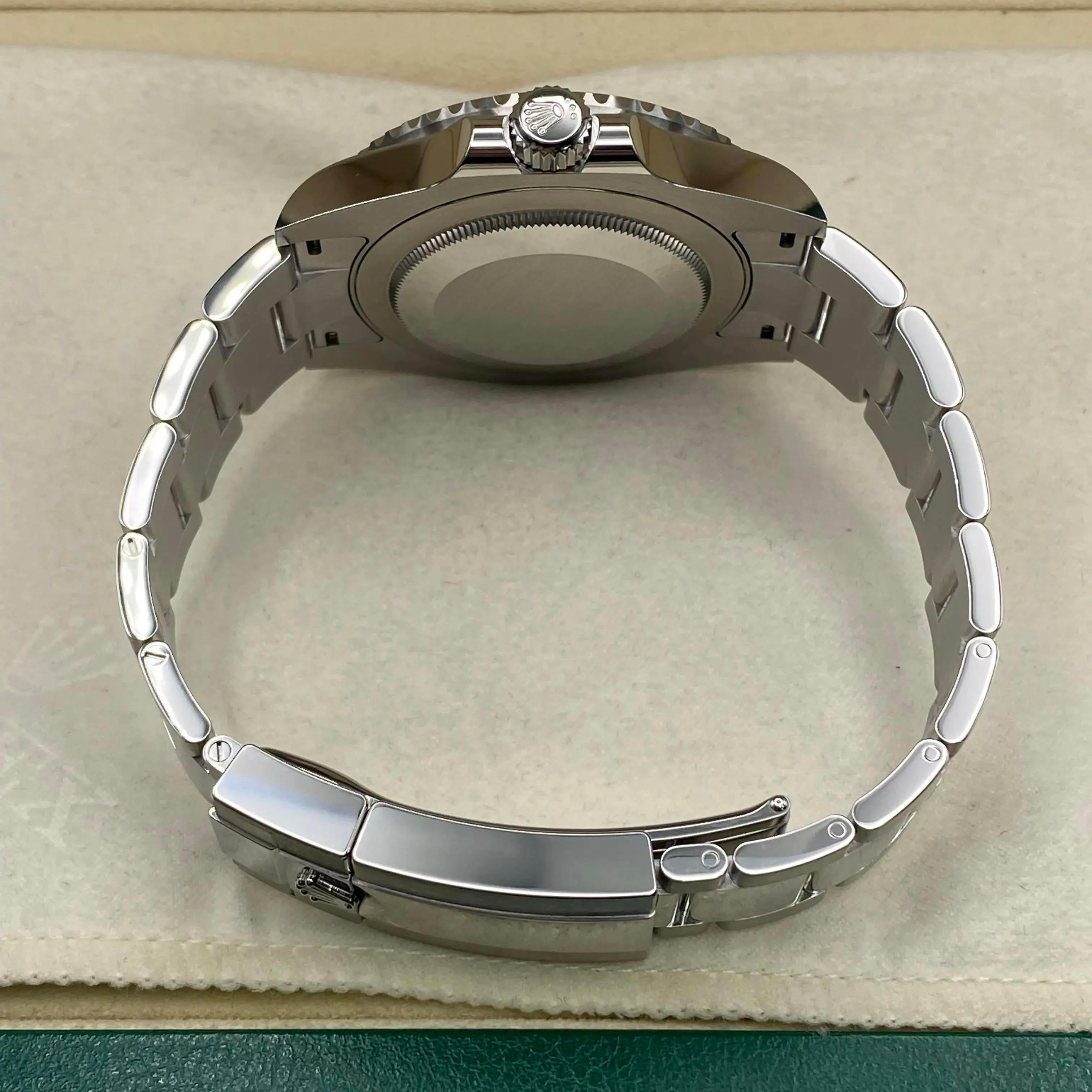 NEW 2024 Rolex GMT-Master II 40mm Bruce Wayne Oyster 126710 im Angebot 3