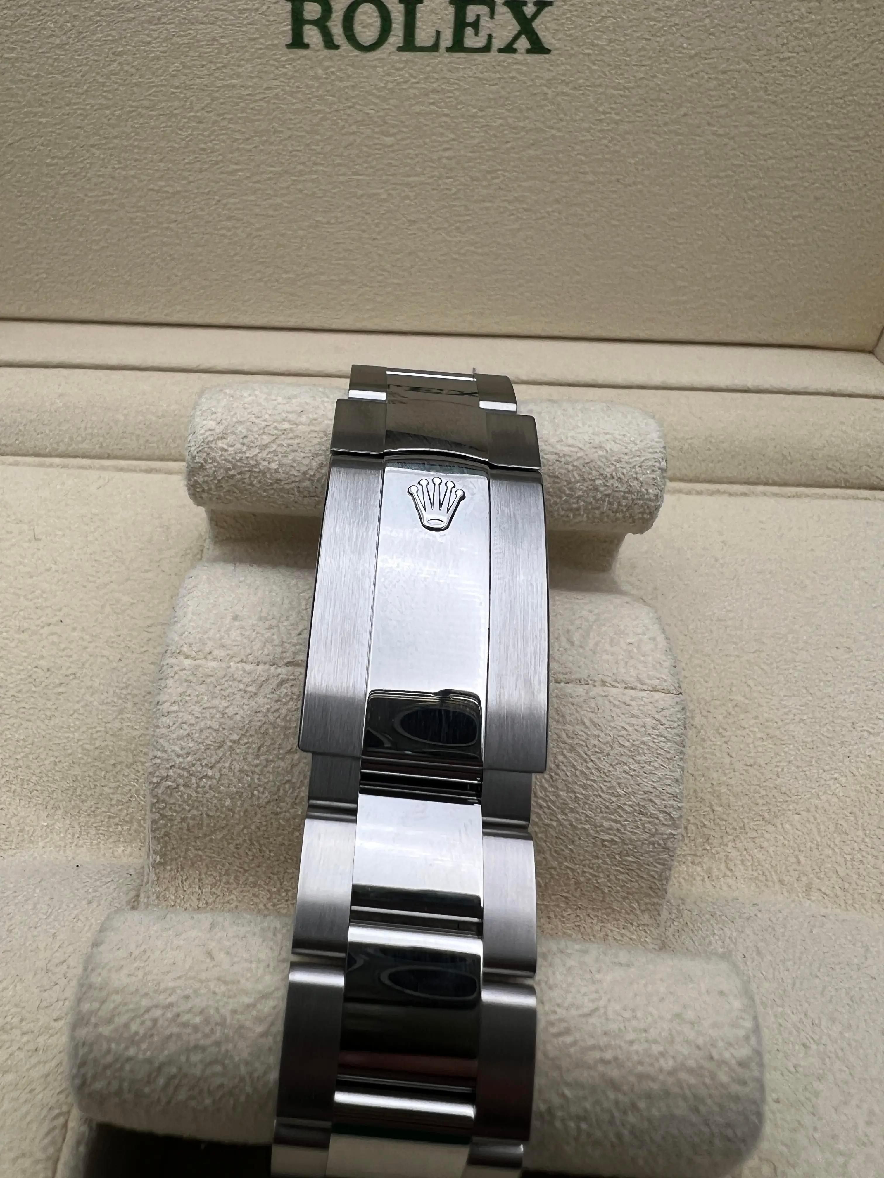 NEW 2025 Rolex Sky-Dweller 336934 42mm Green Dial Oyster Bracelet Box Papers For Sale 7