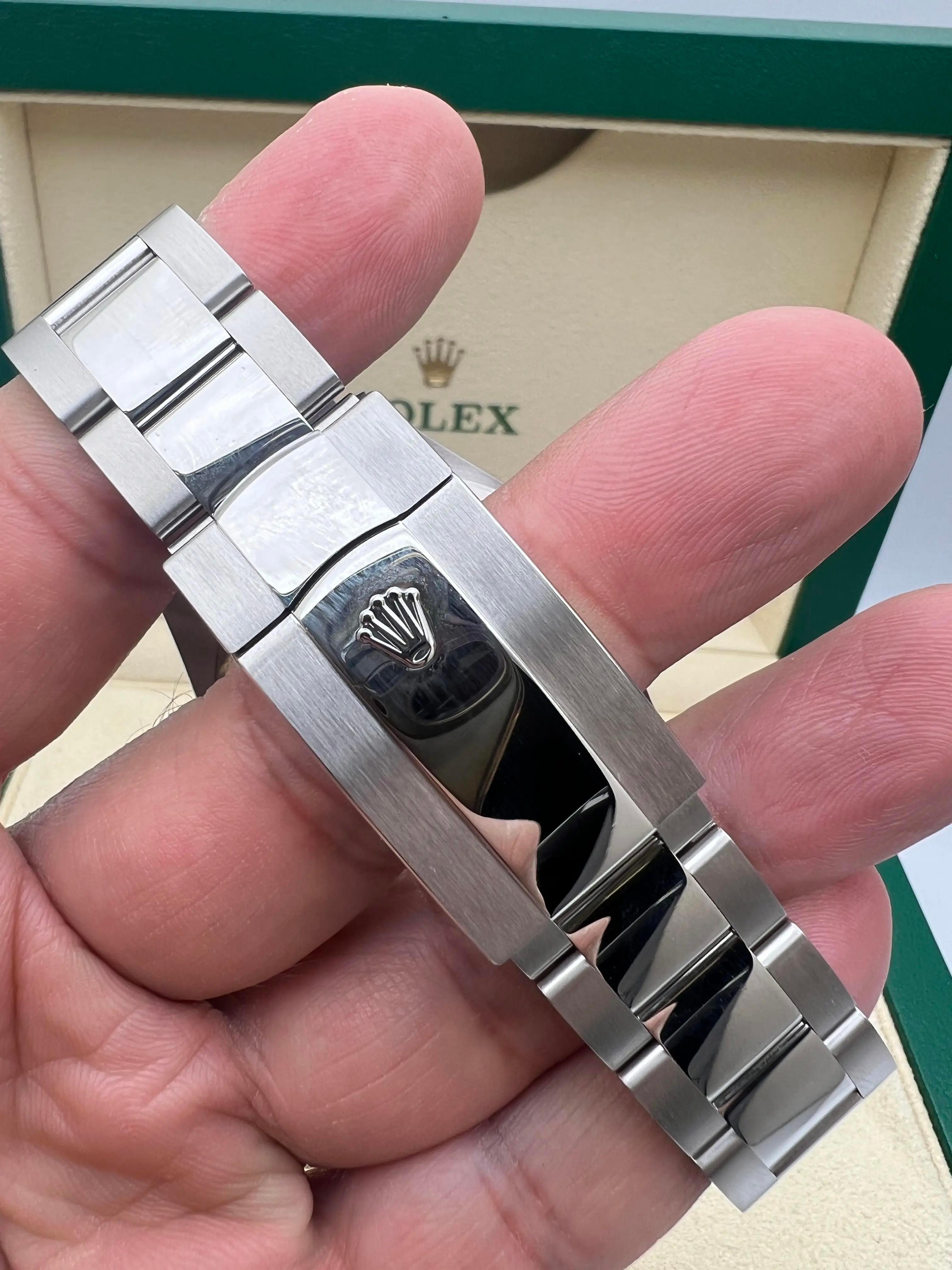 NEW 2025 Rolex Sky-Dweller 336934 42mm Green Dial Oyster Bracelet Box Papers For Sale 9