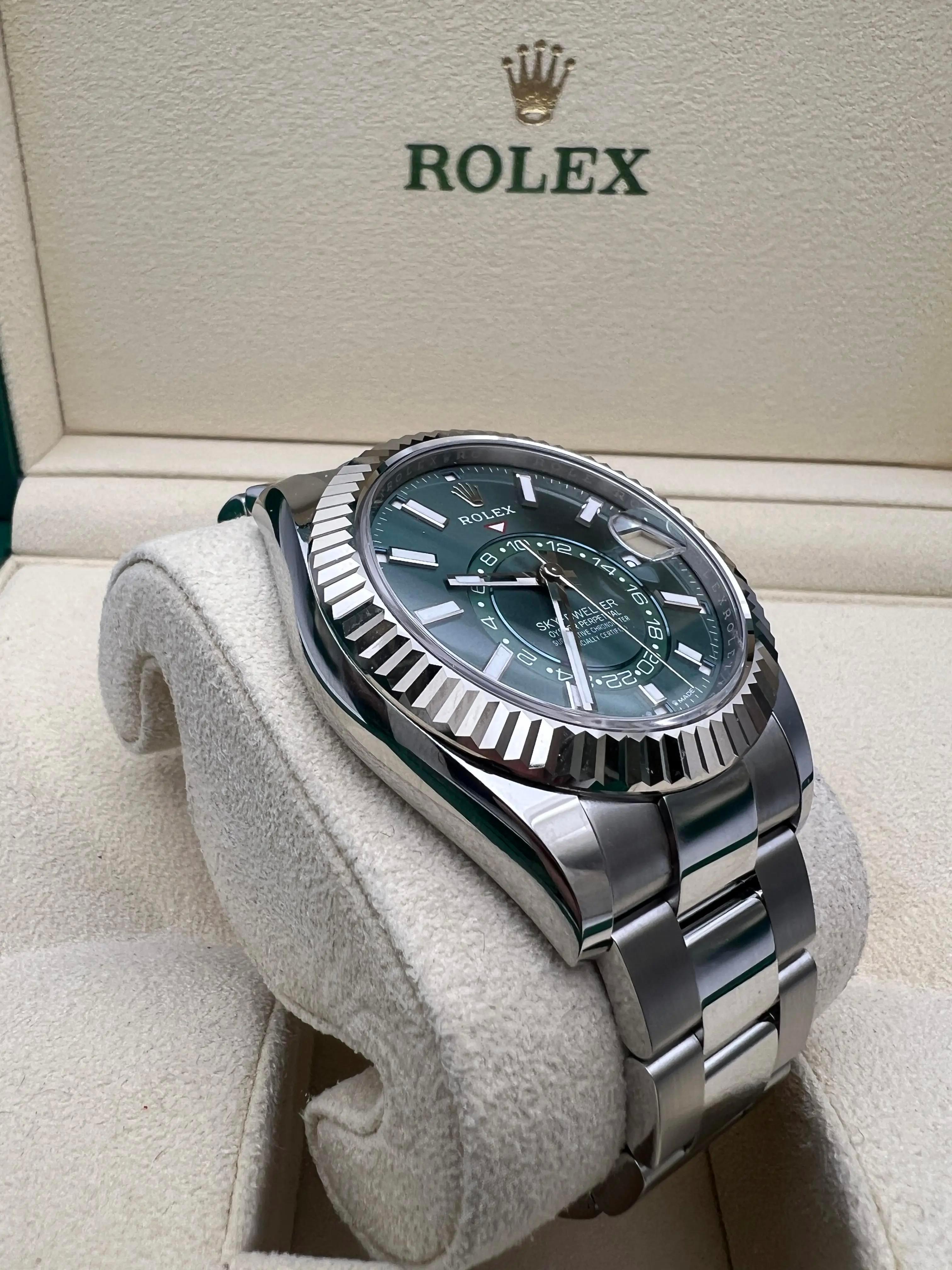 NEW 2025 Rolex Sky-Dweller 336934 42mm Green Dial Oyster Bracelet Box Papers For Sale 3
