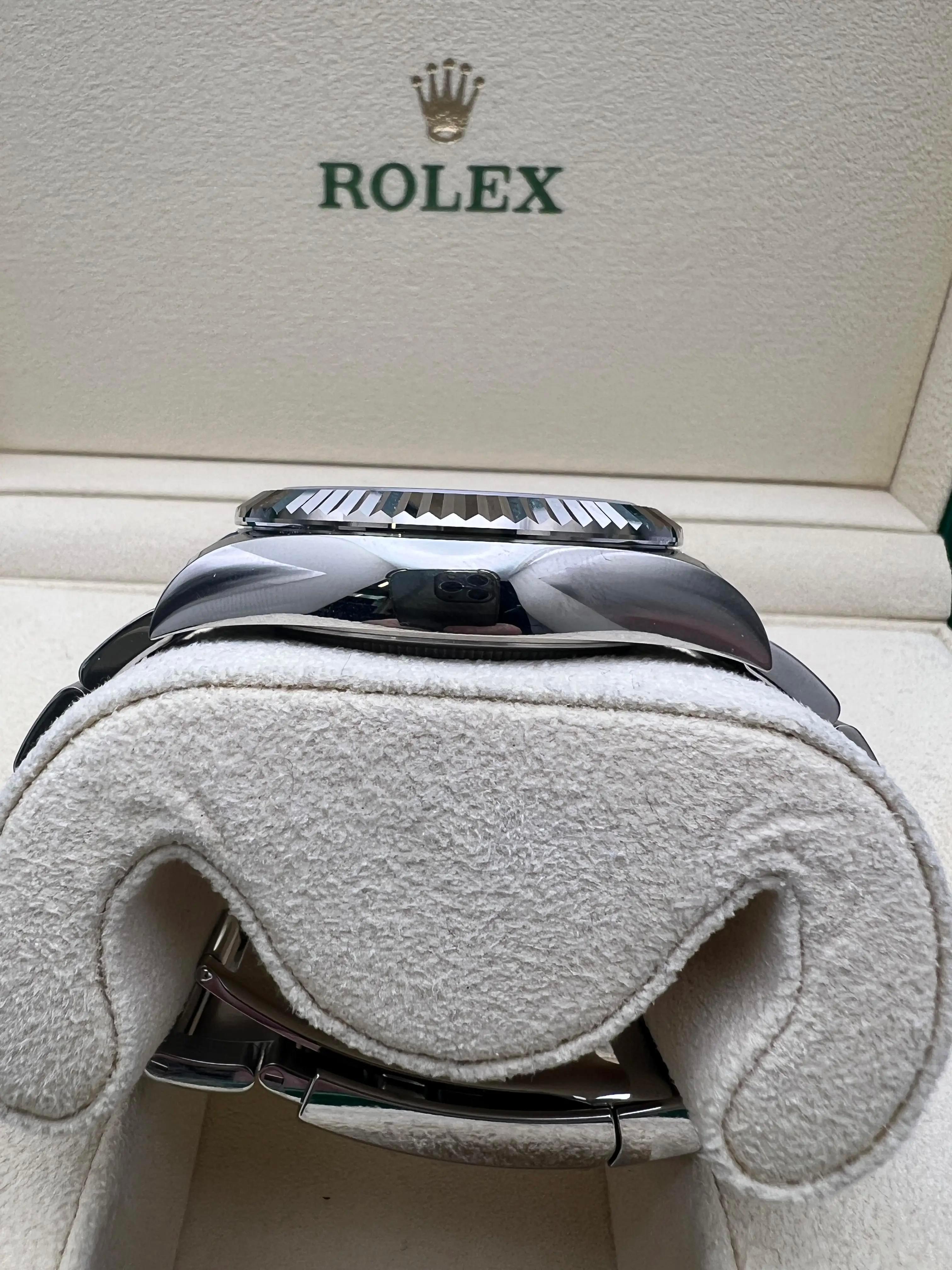 NEW 2025 Rolex Sky-Dweller 336934 42mm Green Dial Oyster Bracelet Box Papers For Sale 4