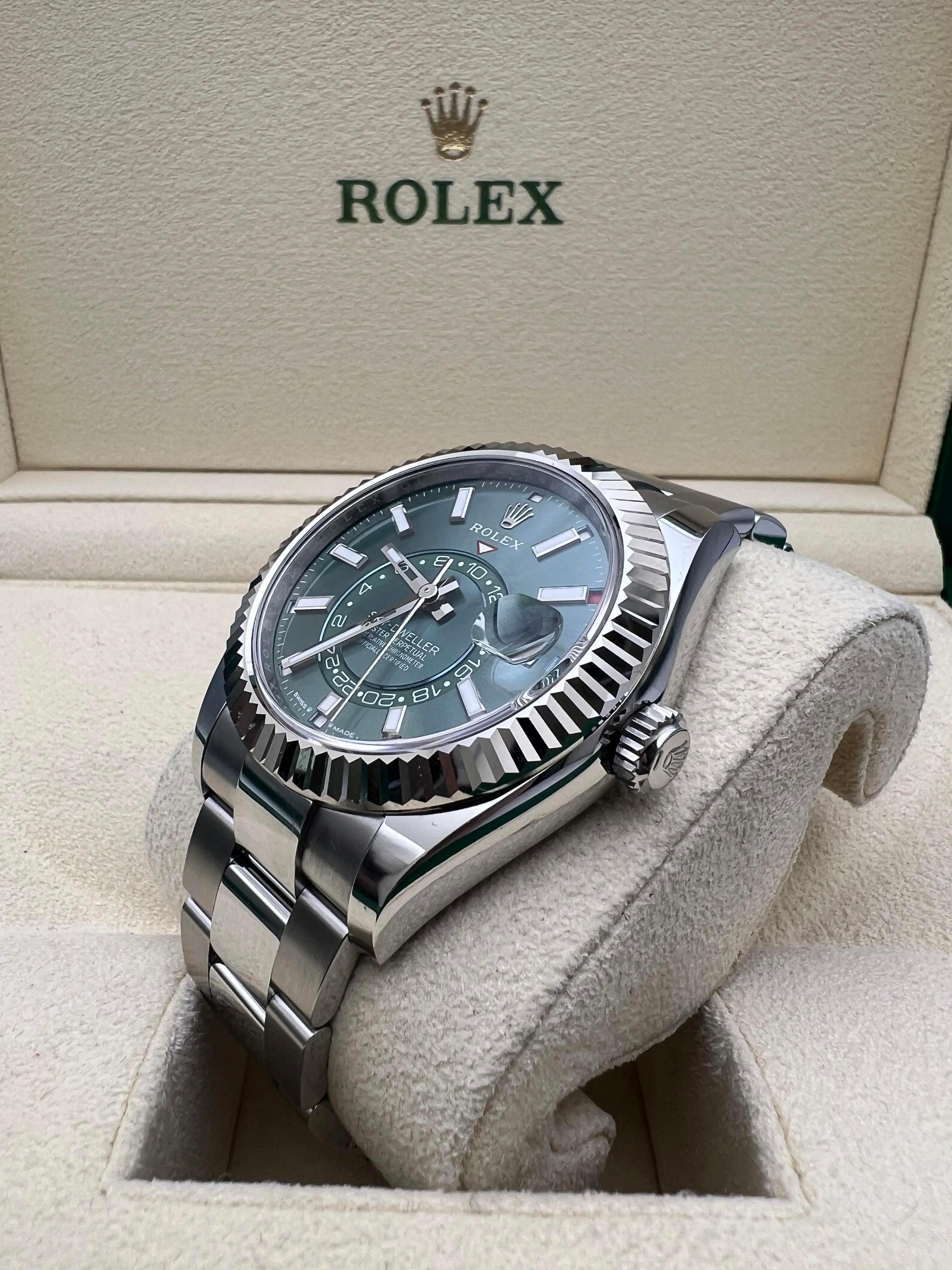 NEW 2025 Rolex Sky-Dweller 336934 42mm Green Dial Oyster Bracelet Box Papers For Sale 6