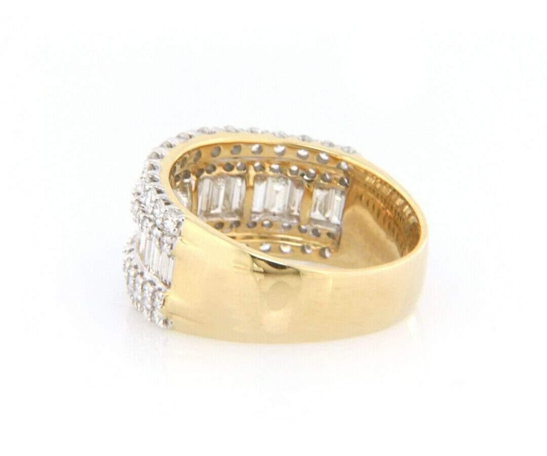 New 2.02ctw Baguette and Round Diamond Five Row Ring in 14K Yellow Gold For Sale 1