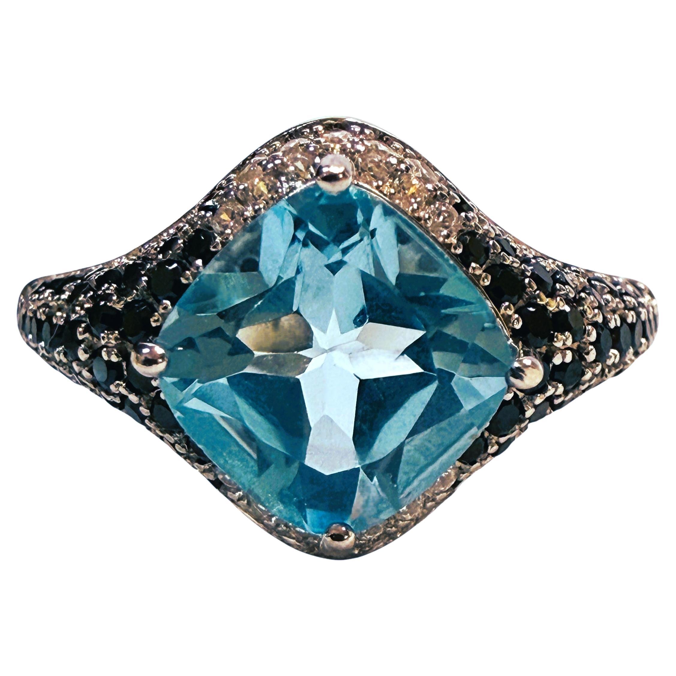 Nuevo Anillo de Esterlina con Topacio Azul de 2,04 Quilates y Zafiro y Espinela talla Diamante en venta