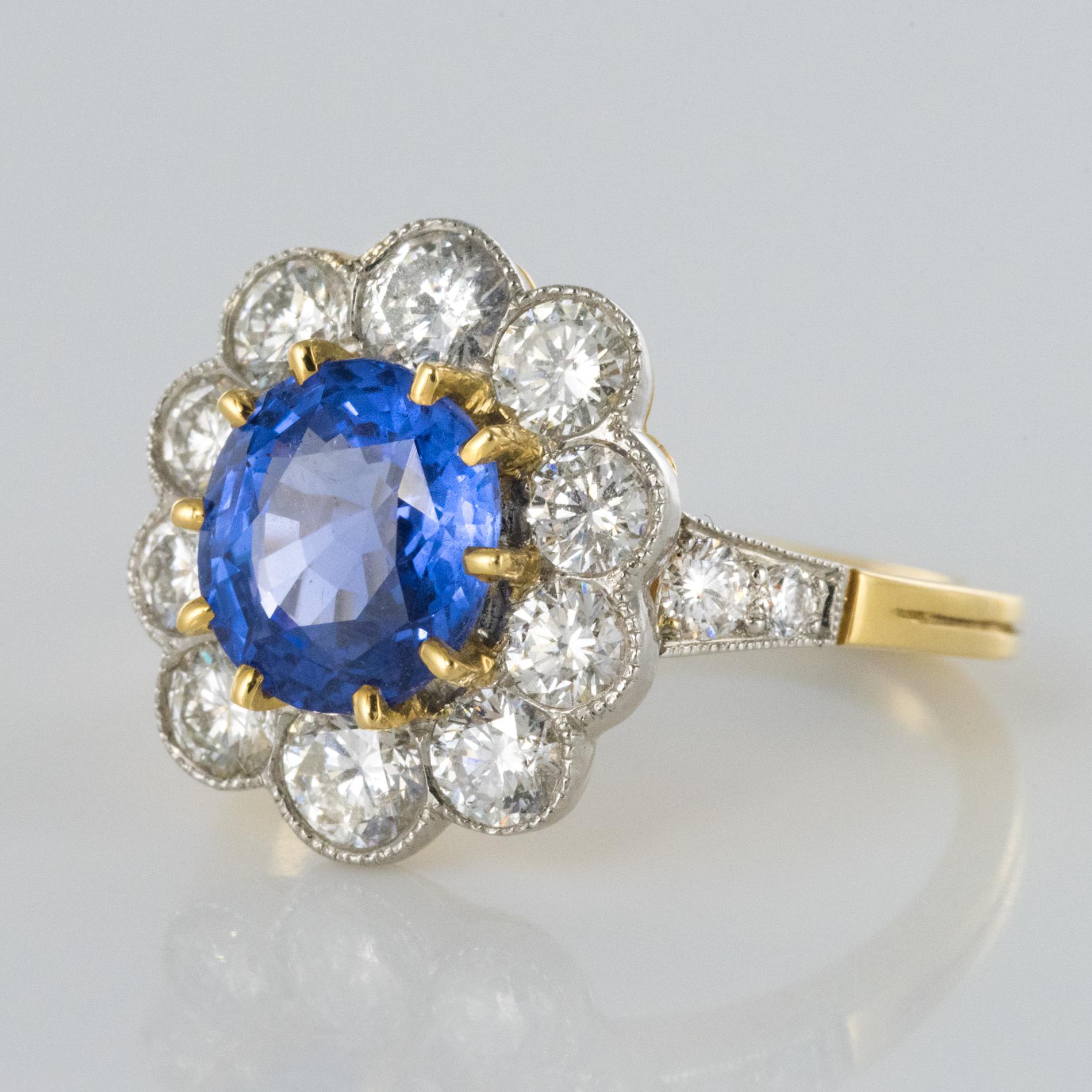 Oval Cut New 2.38 Carat Sapphire Diamonds 18 Karat Yellow Gold Daisy Ring For Sale