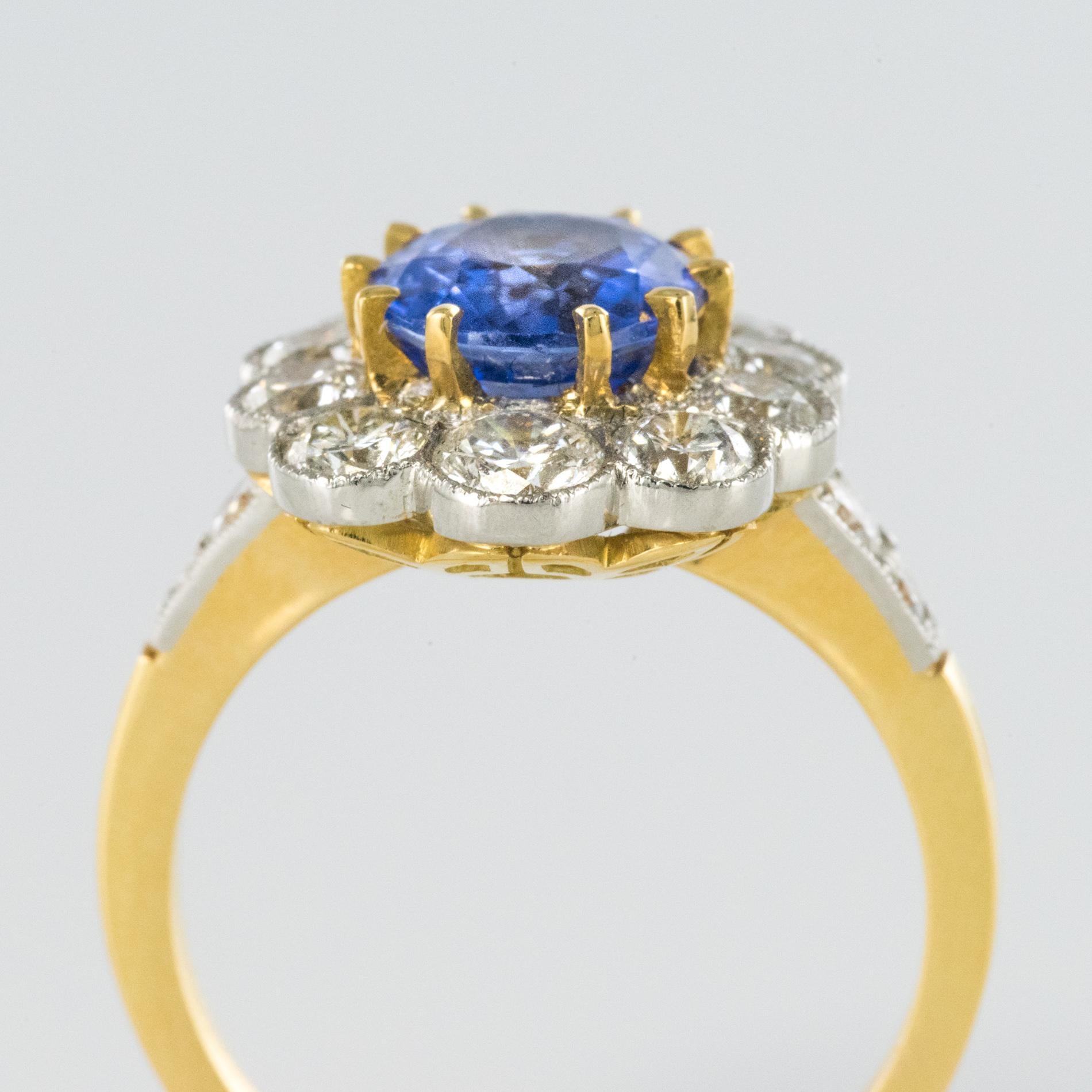Women's New 2.38 Carat Sapphire Diamonds 18 Karat Yellow Gold Daisy Ring For Sale