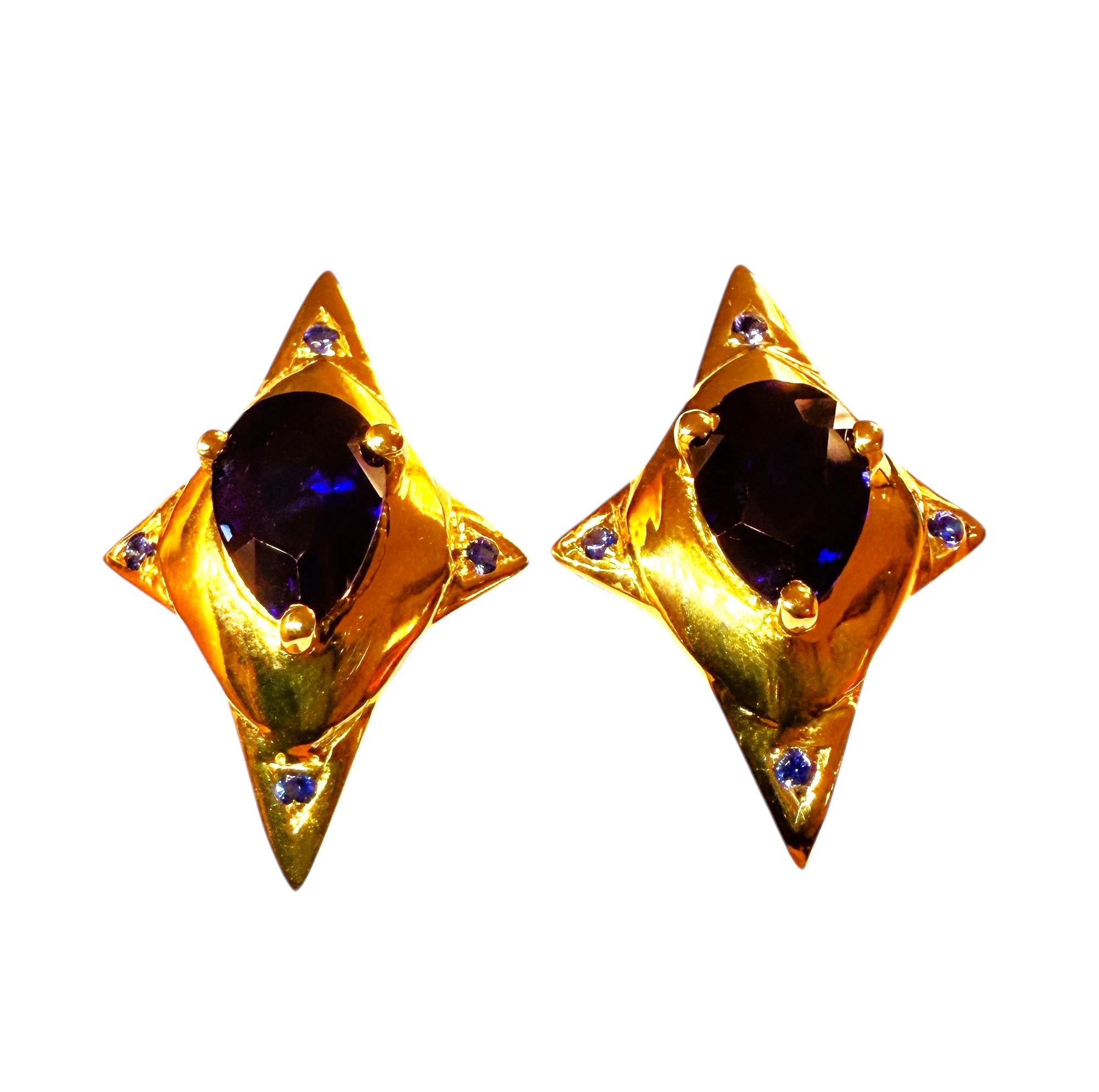 Neu 24k Gold plattiert 4,25 Karat Blauer Saphir Oval & Diamantschliff Sterling Ohrring (Art déco) im Angebot