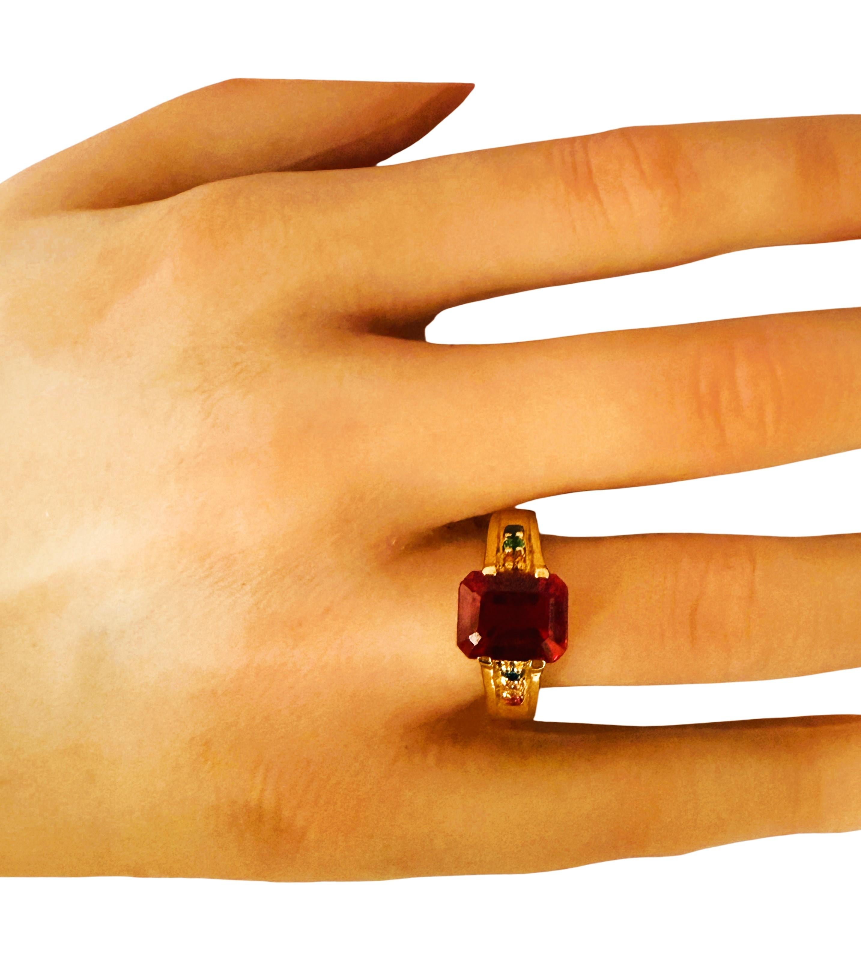 New 24k Y Gold plattiert 4,30 Karat Rot & Diamantschliff Saphir Sterling Ring im Angebot 1